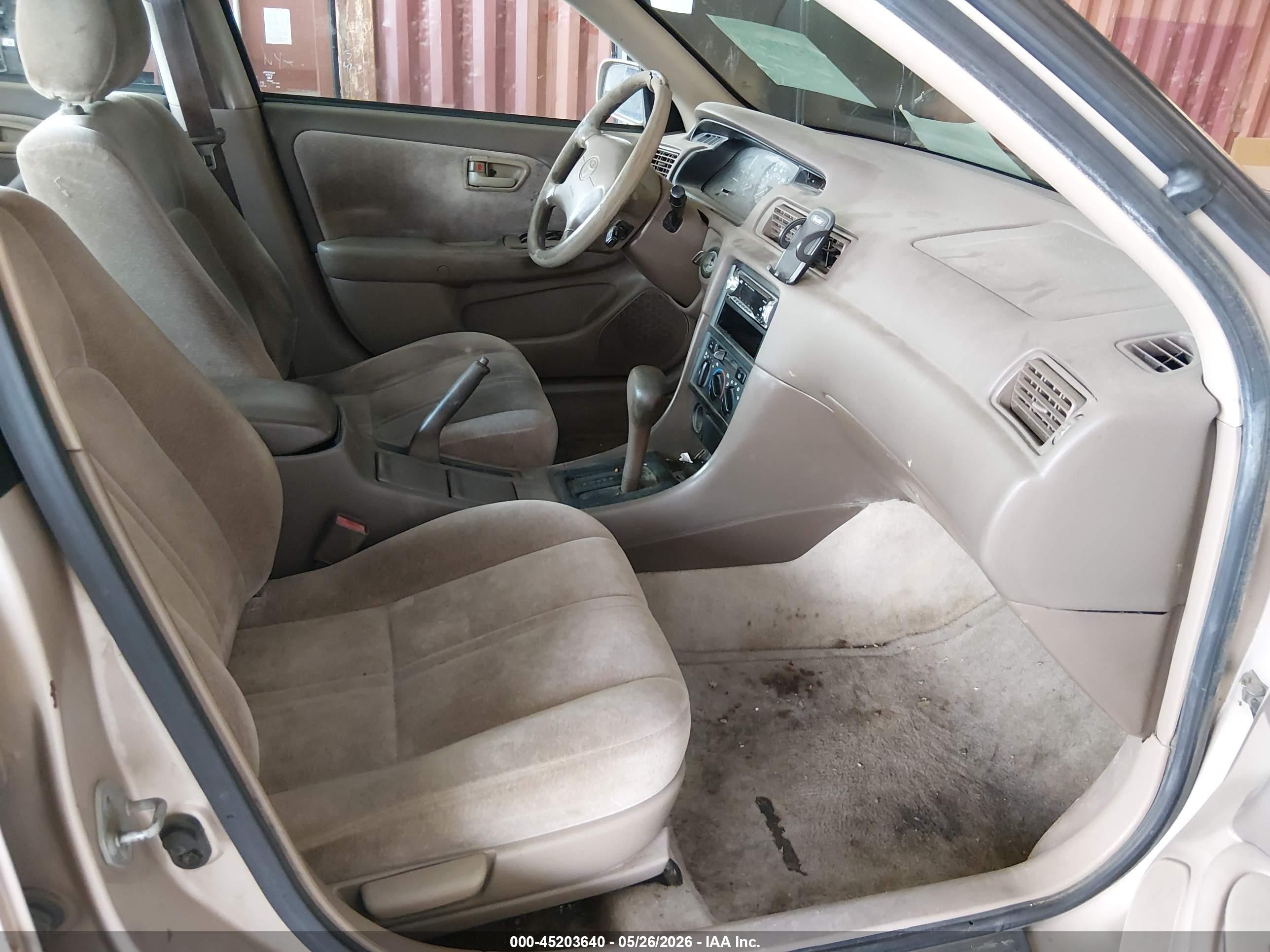 1998 Toyota Camry Le Золотой vin: 4T1BG22K7WU329063
