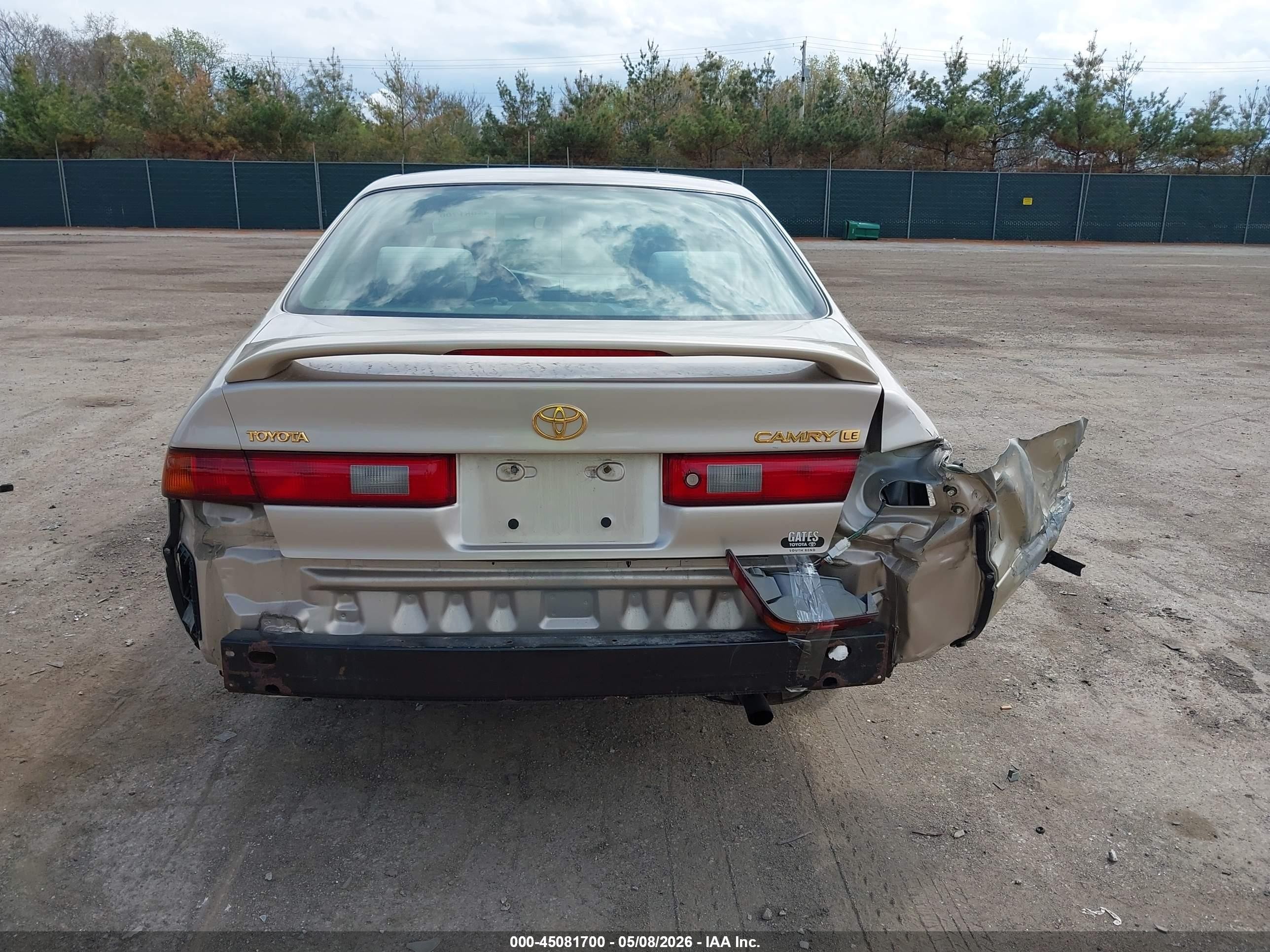 1998 Toyota Camry Le Серебряный vin: 4T1BG22K7WU344842