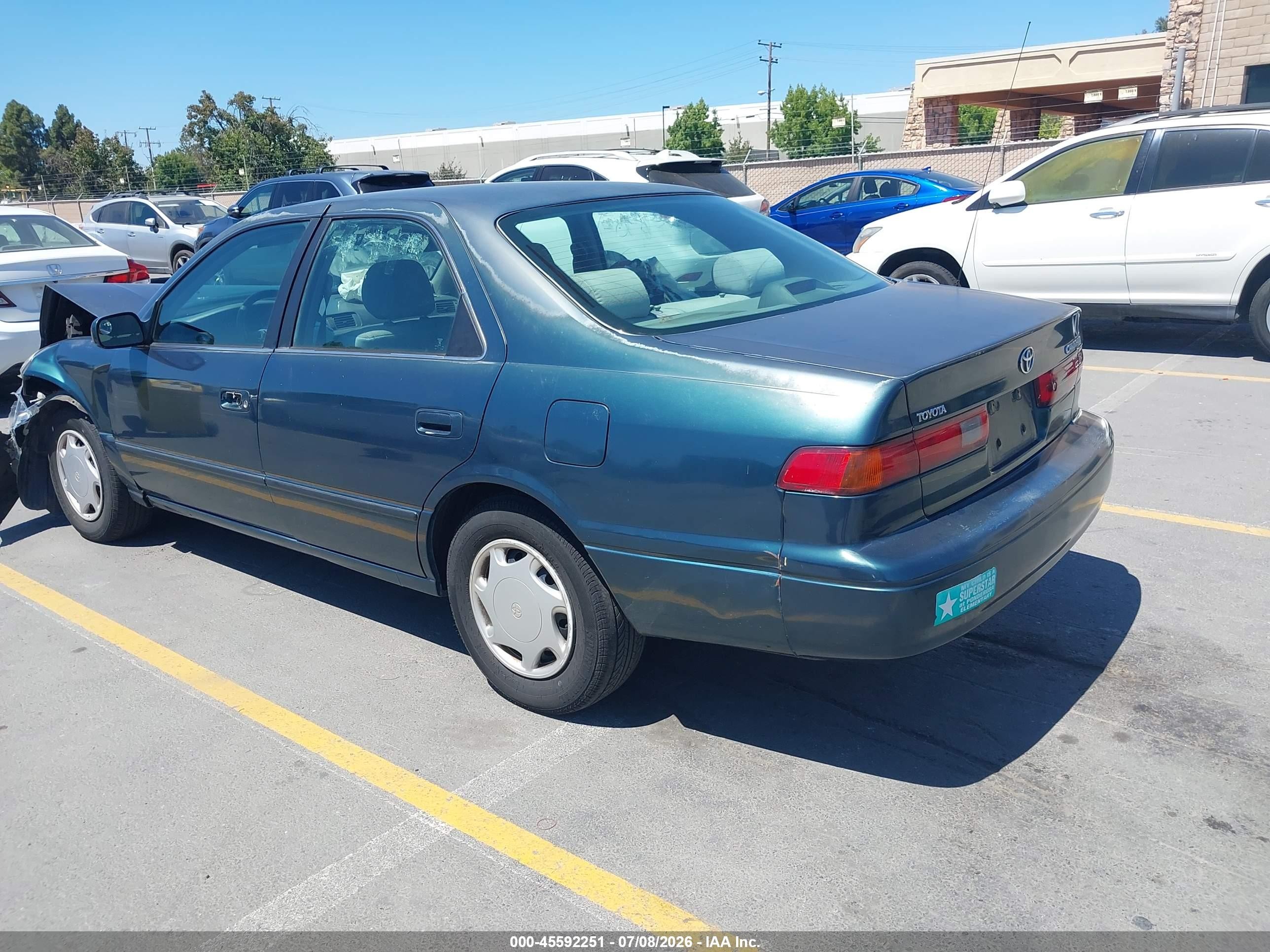 1998 Toyota Camry Ce Green vin: 4T1BG22K7WU857363