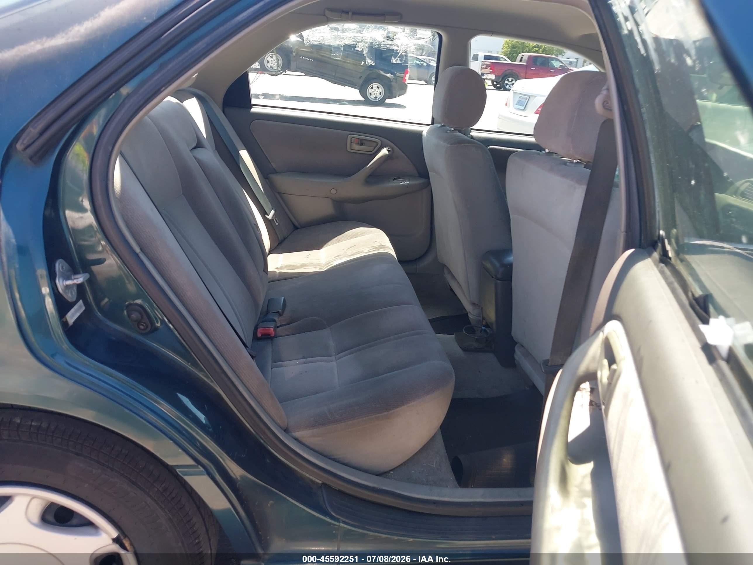 1998 Toyota Camry Ce Green vin: 4T1BG22K7WU857363