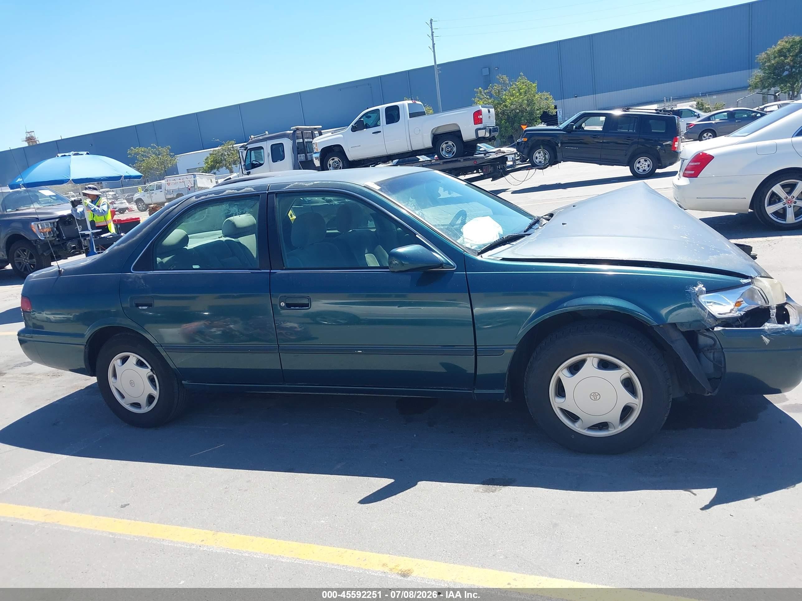 1998 Toyota Camry Ce Green vin: 4T1BG22K7WU857363