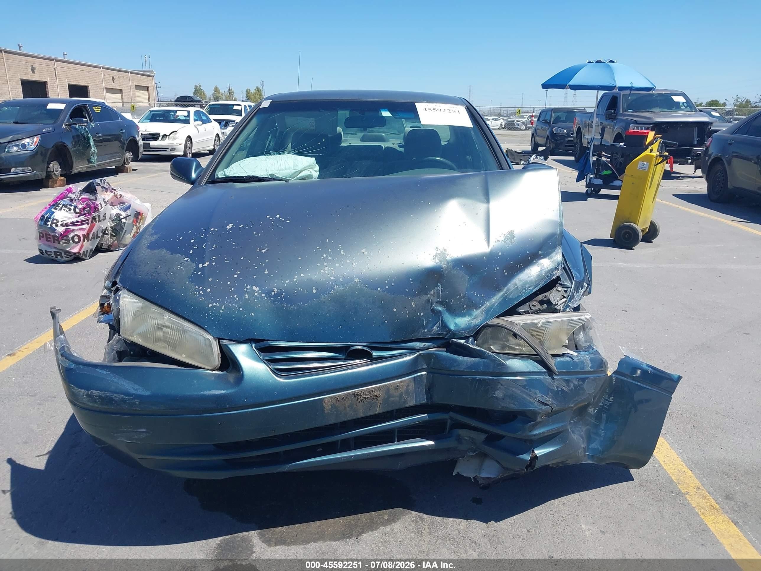 1998 Toyota Camry Ce Green vin: 4T1BG22K7WU857363