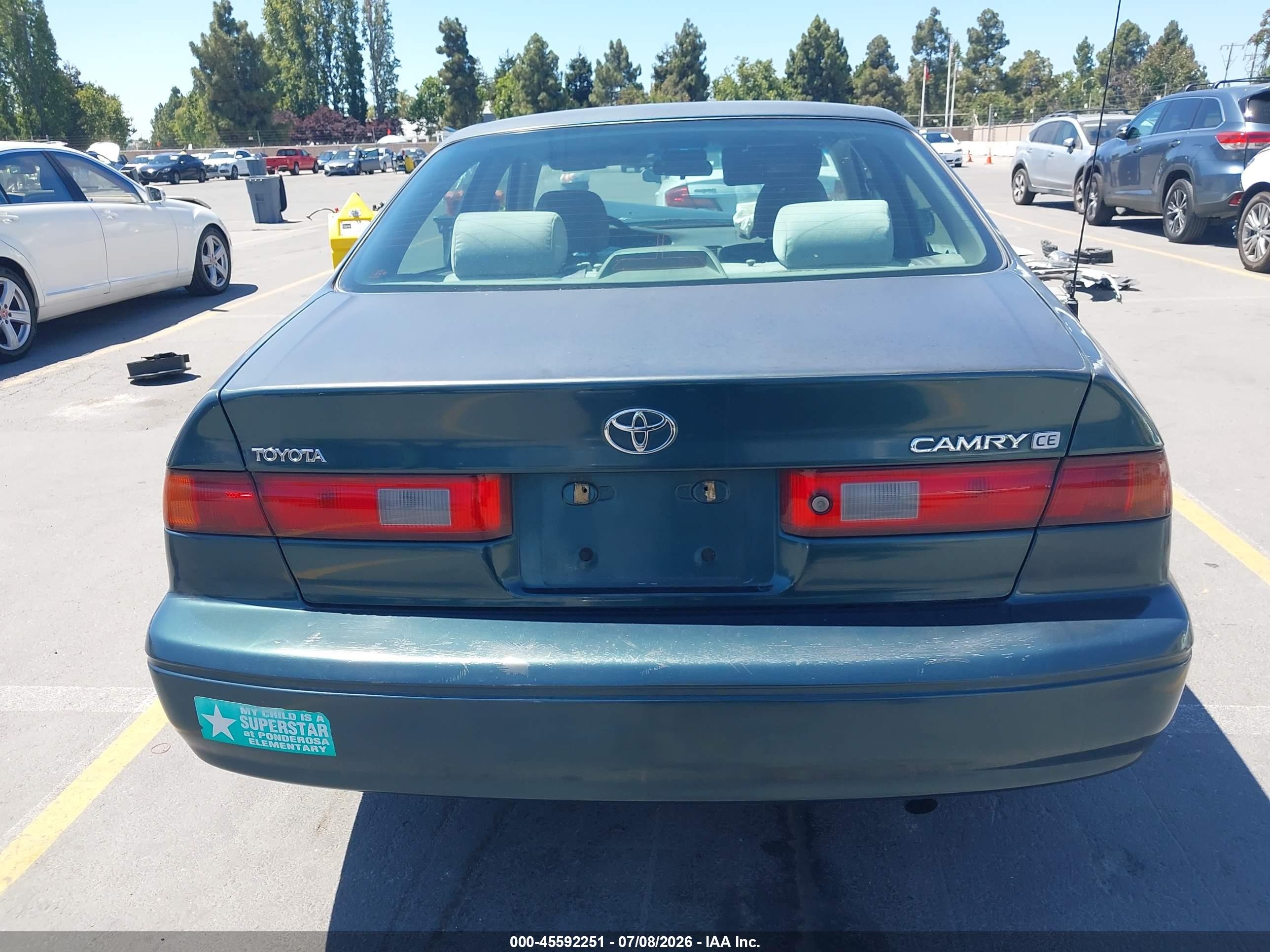 1998 Toyota Camry Ce Green vin: 4T1BG22K7WU857363