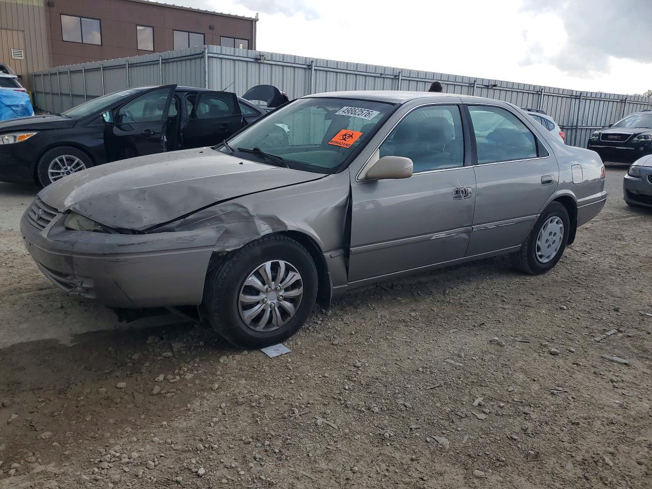 1999 Toyota Camry Le Желто-коричневый vin: 4T1BG22K7XU507667