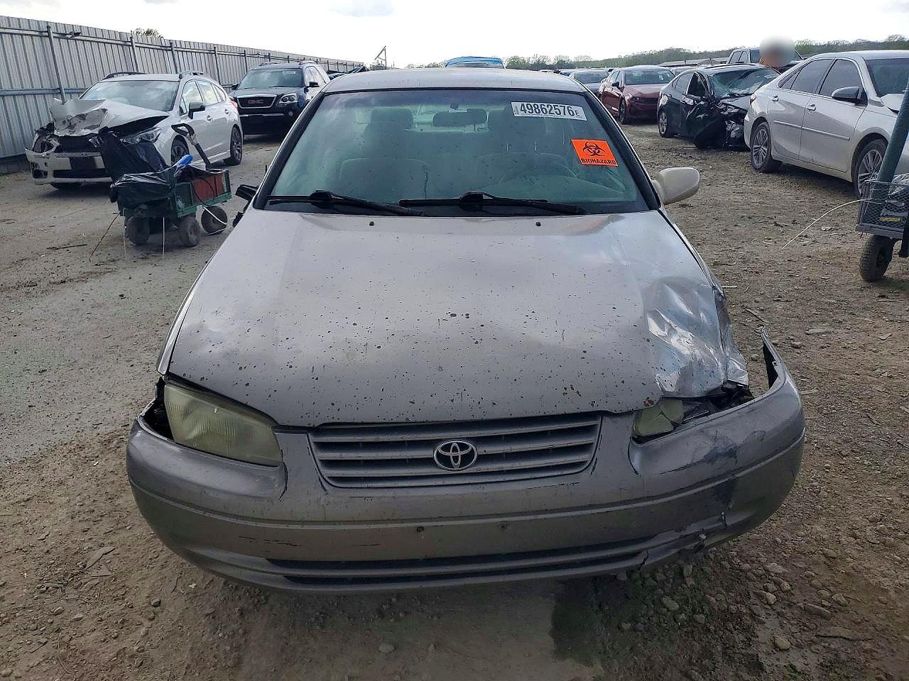 1999 Toyota Camry Le Tan vin: 4T1BG22K7XU507667