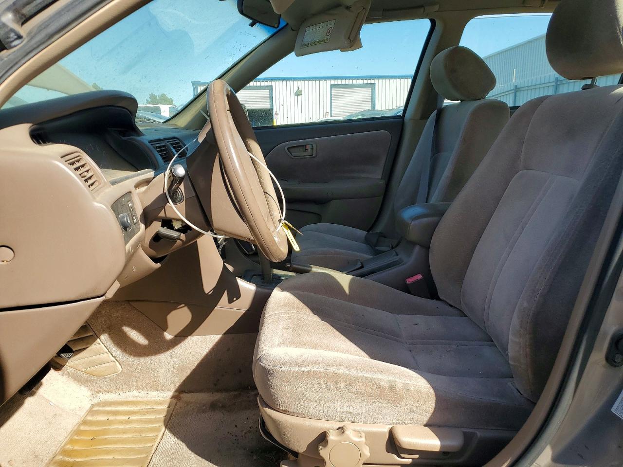 1999 Toyota Camry Le Tan vin: 4T1BG22K7XU869630