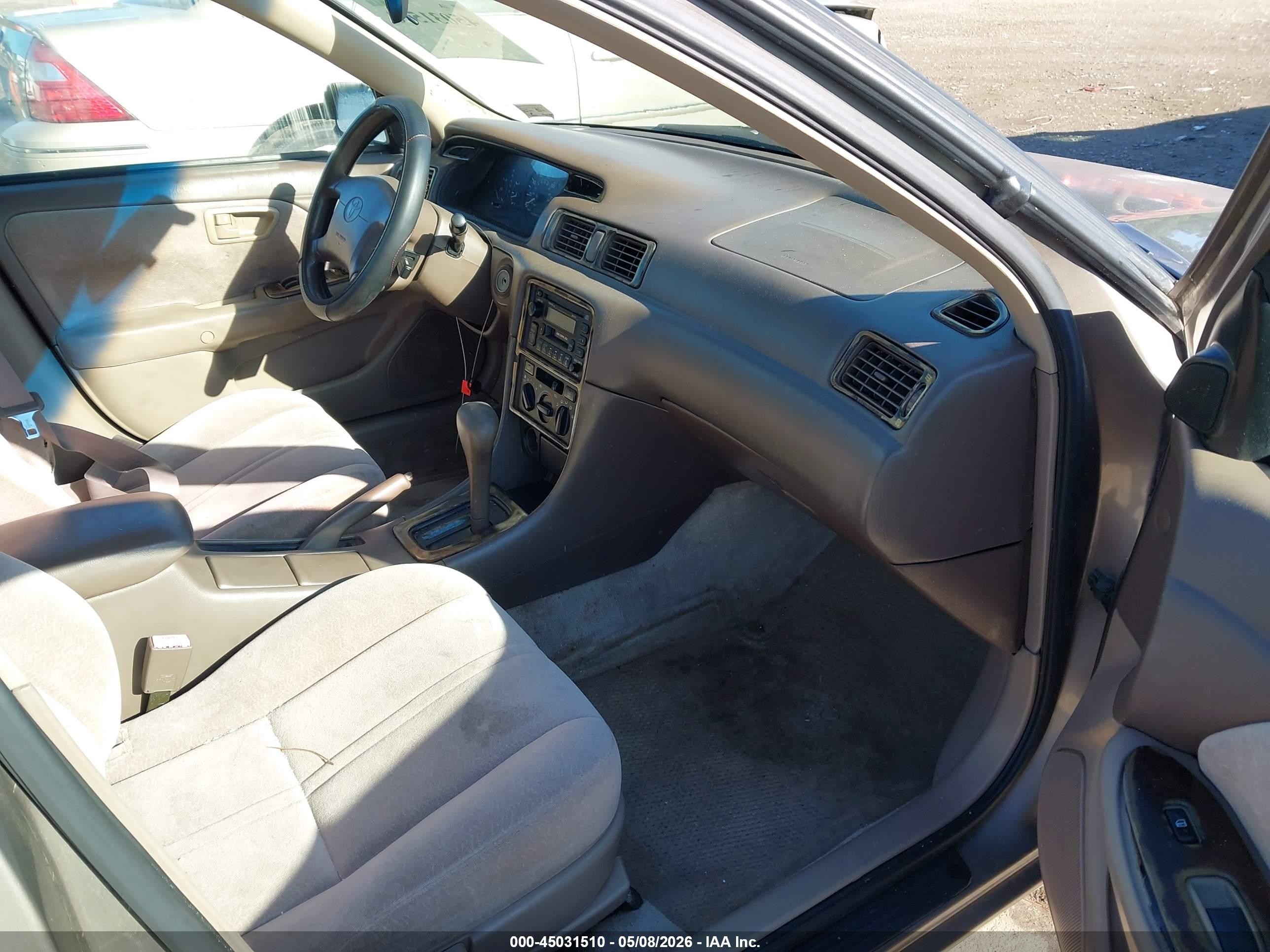 1999 Toyota Camry Le Коричневый vin: 4T1BG22K7XU872852