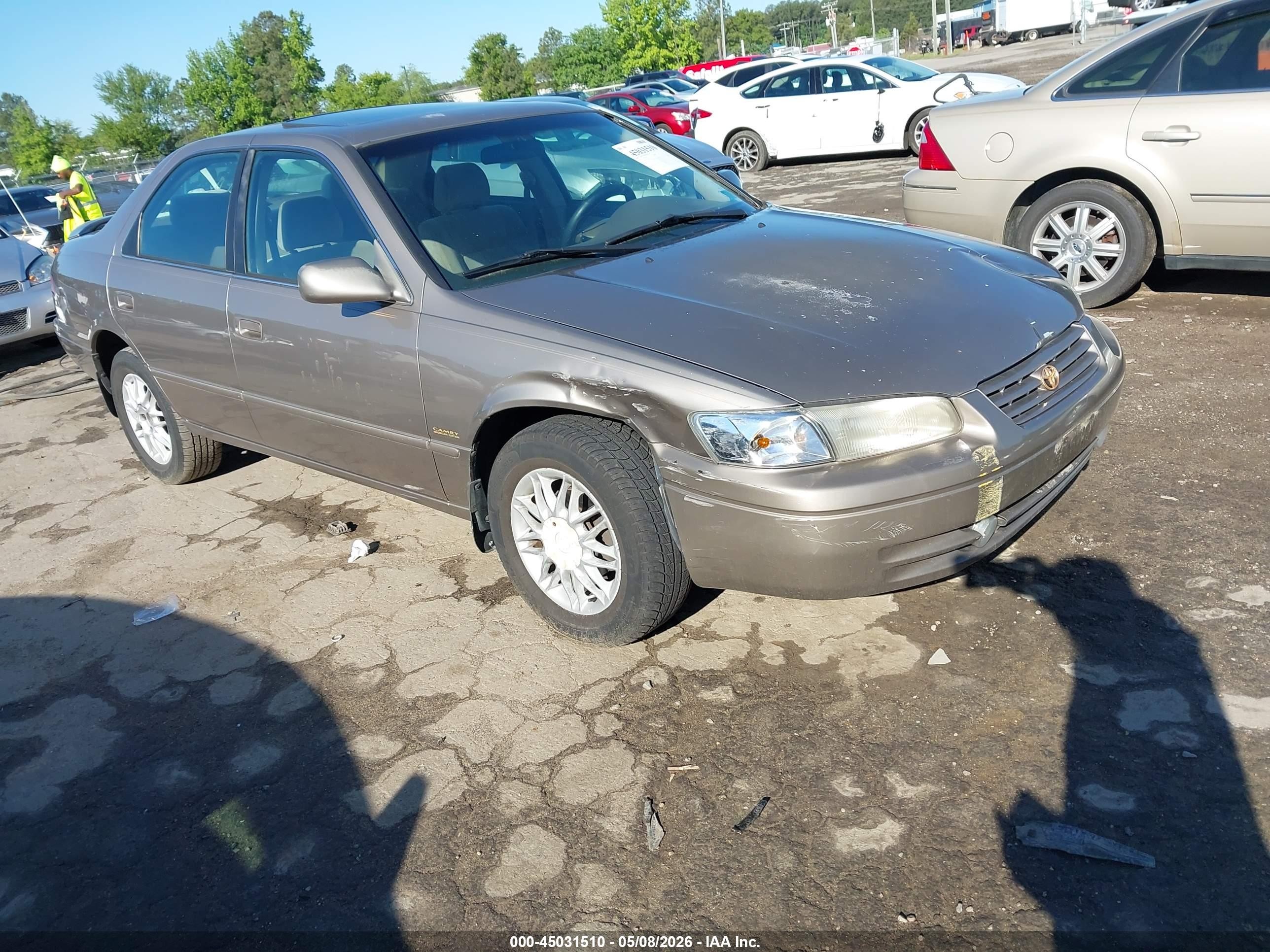 1999 Toyota Camry Le Коричневый vin: 4T1BG22K7XU872852