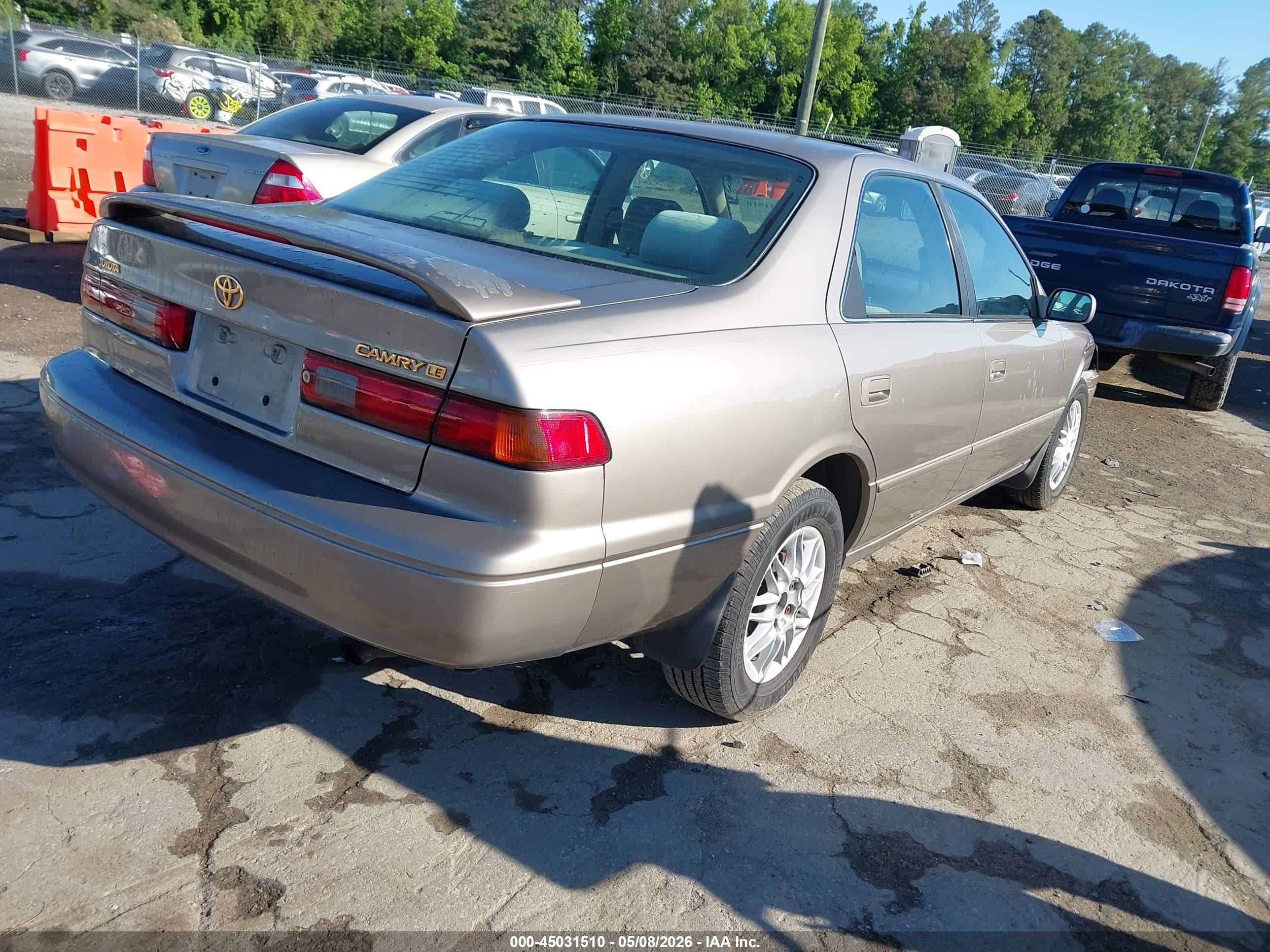 1999 Toyota Camry Le Коричневый vin: 4T1BG22K7XU872852