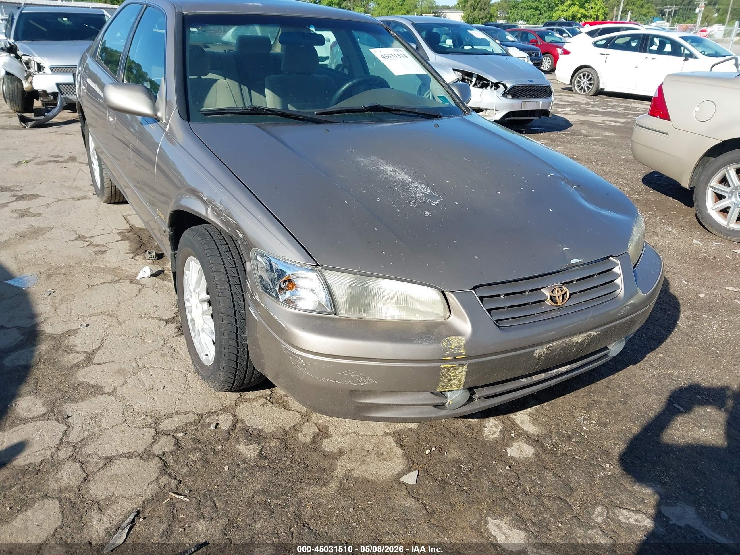 1999 Toyota Camry Le Коричневый vin: 4T1BG22K7XU872852