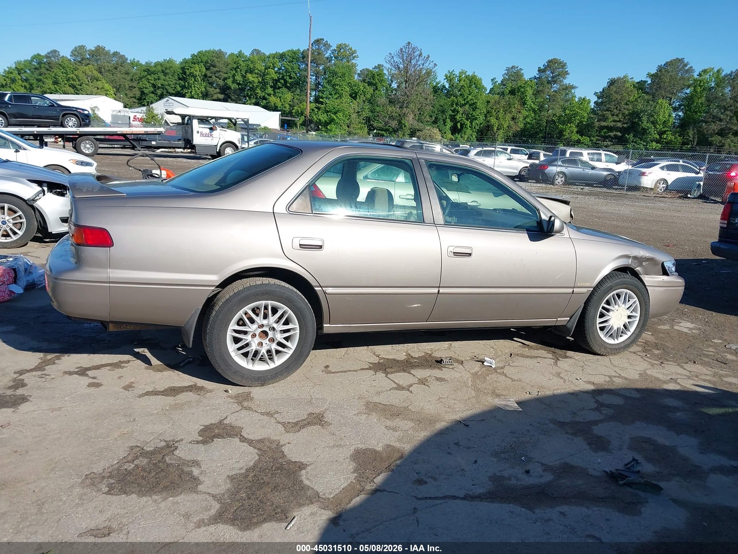 1999 Toyota Camry Le Коричневый vin: 4T1BG22K7XU872852
