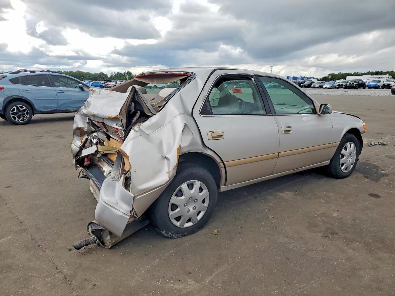 2000 Toyota Camry Le Бежевый vin: 4T1BG22K7YU005100