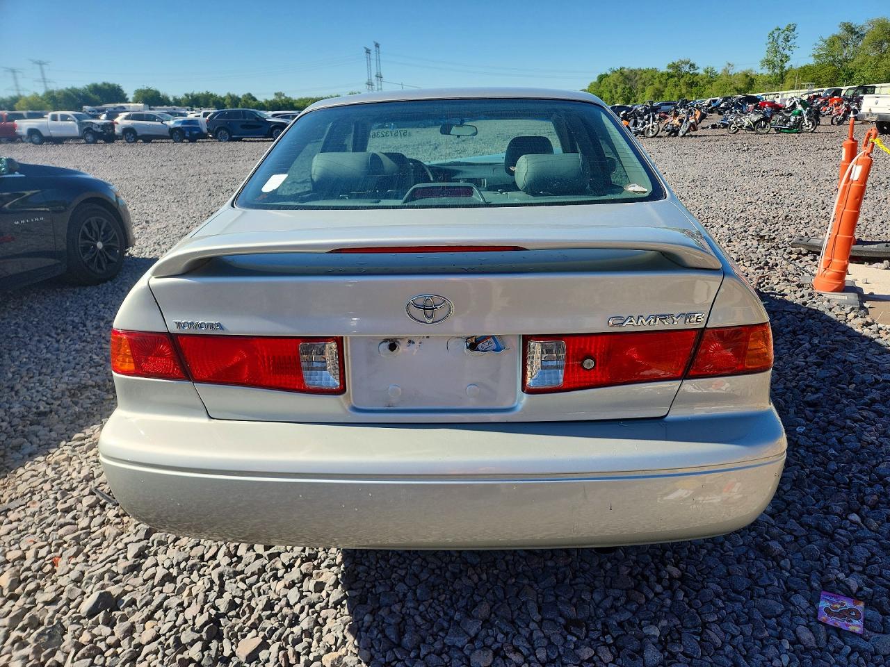 2000 Toyota Camry Le Cream vin: 4T1BG22K7YU695933