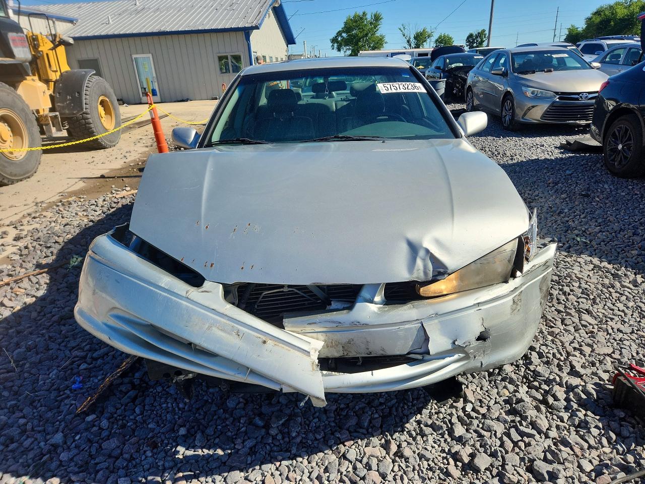 2000 Toyota Camry Le Cream vin: 4T1BG22K7YU695933