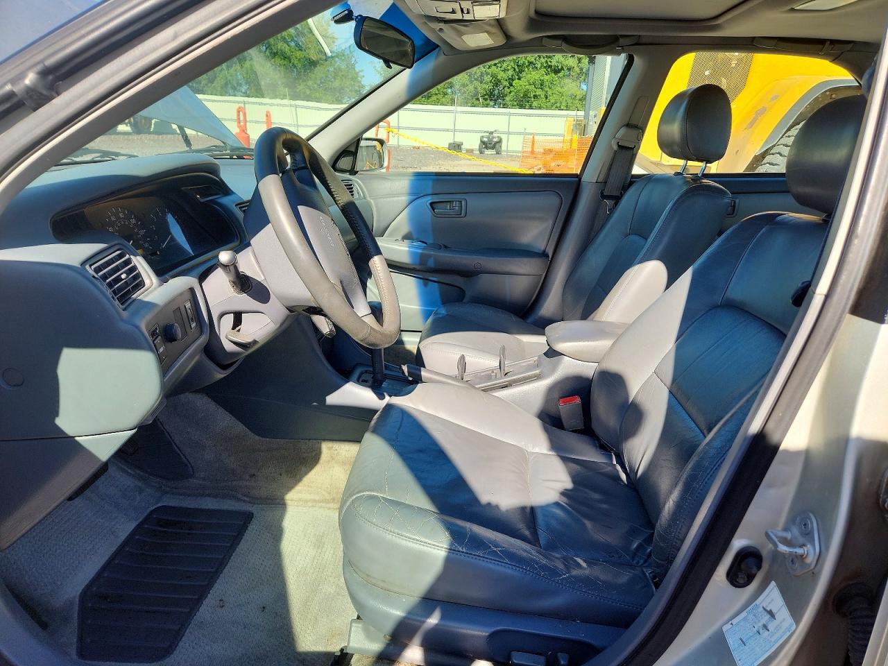 2000 Toyota Camry Le Cream vin: 4T1BG22K7YU695933