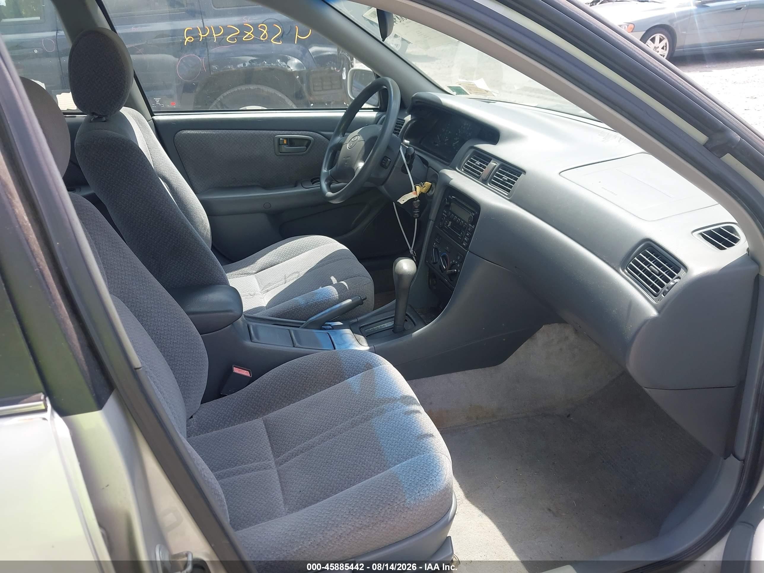 2001 Toyota Camry Le Silver vin: 4T1BG22K81U055638