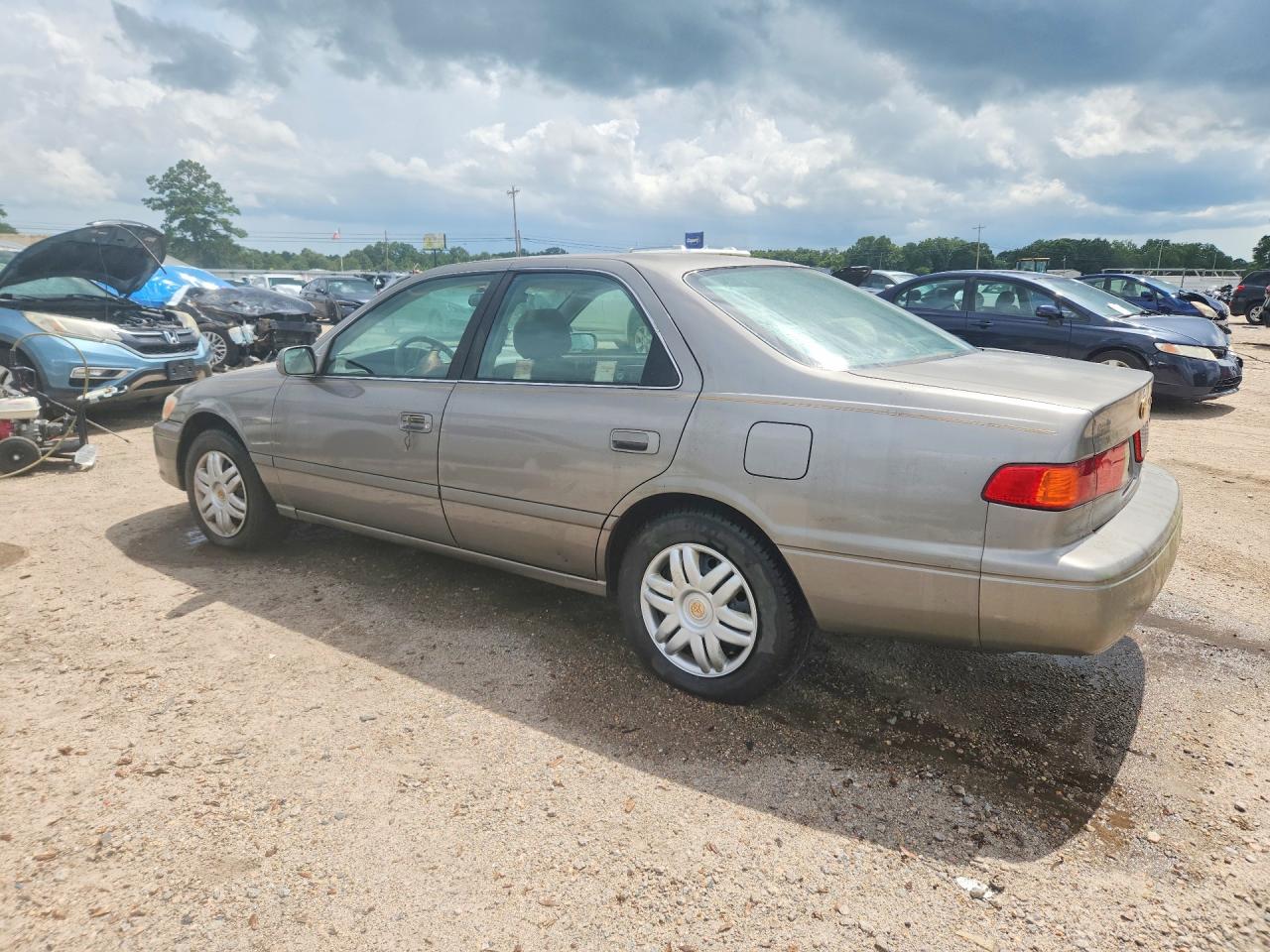 2001 Toyota Camry Le Beige vin: 4T1BG22K81U073797