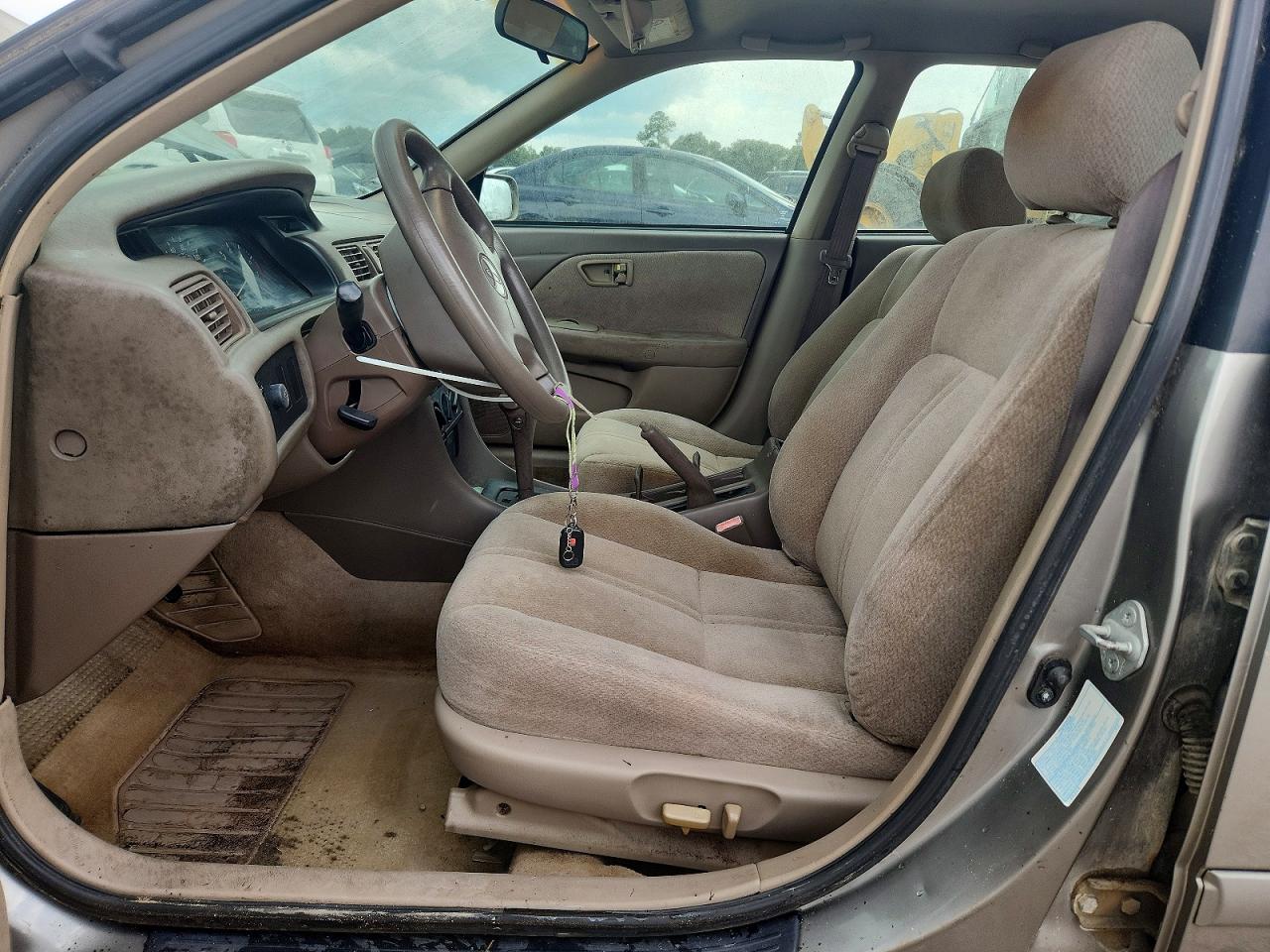 2001 Toyota Camry Le Beige vin: 4T1BG22K81U073797
