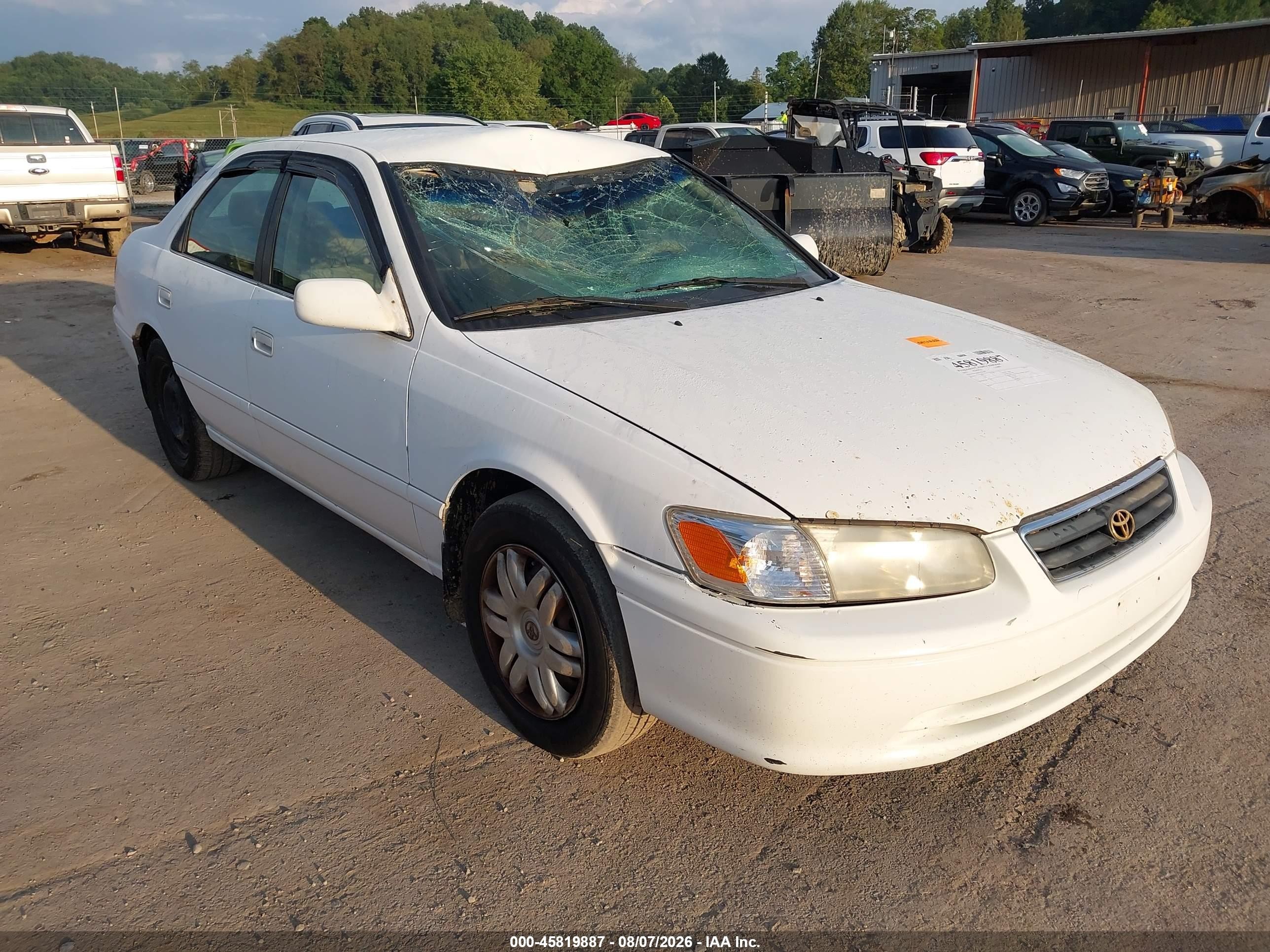 2001 Toyota Camry Le White vin: 4T1BG22K81U764540