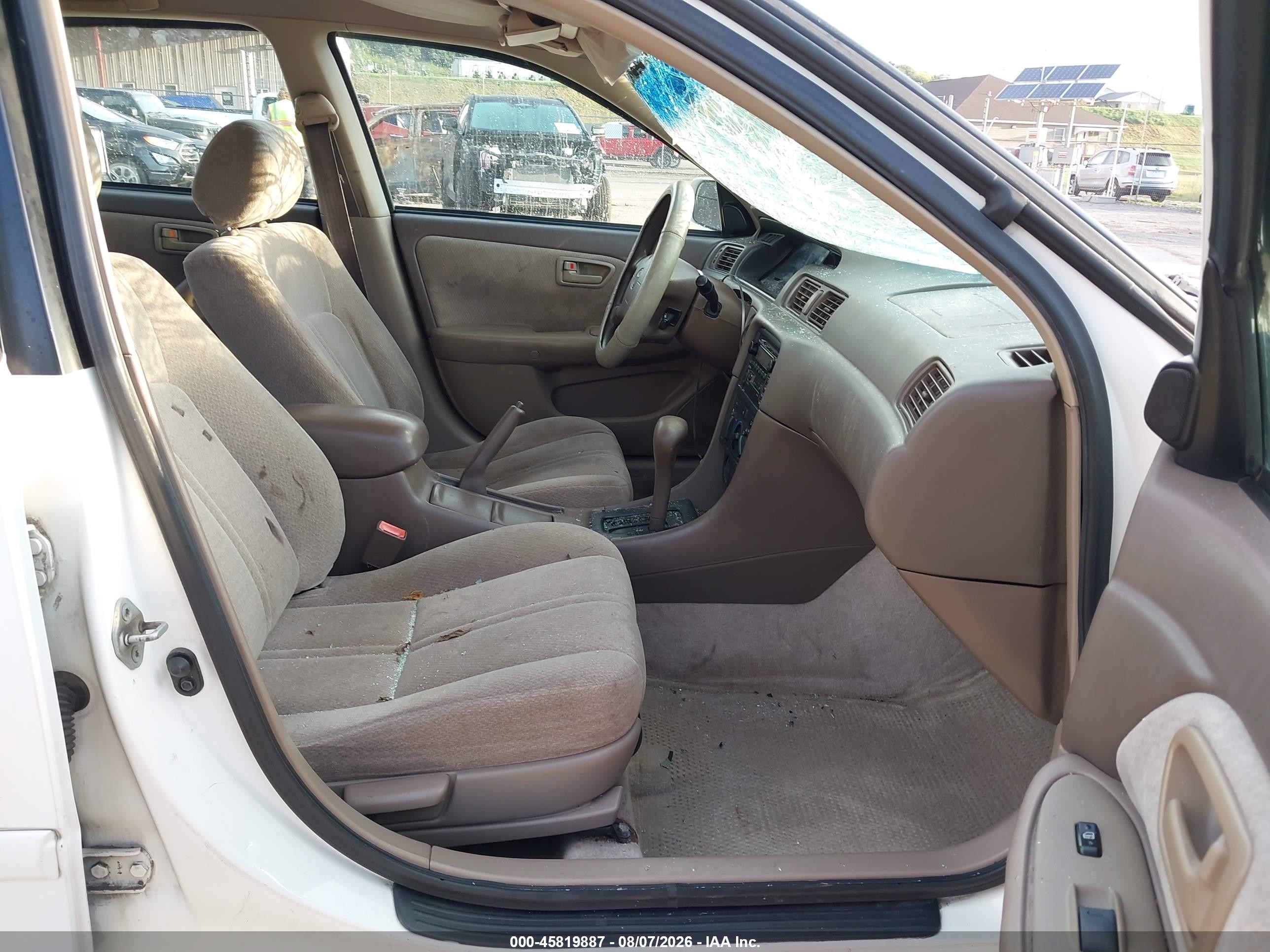 2001 Toyota Camry Le White vin: 4T1BG22K81U764540