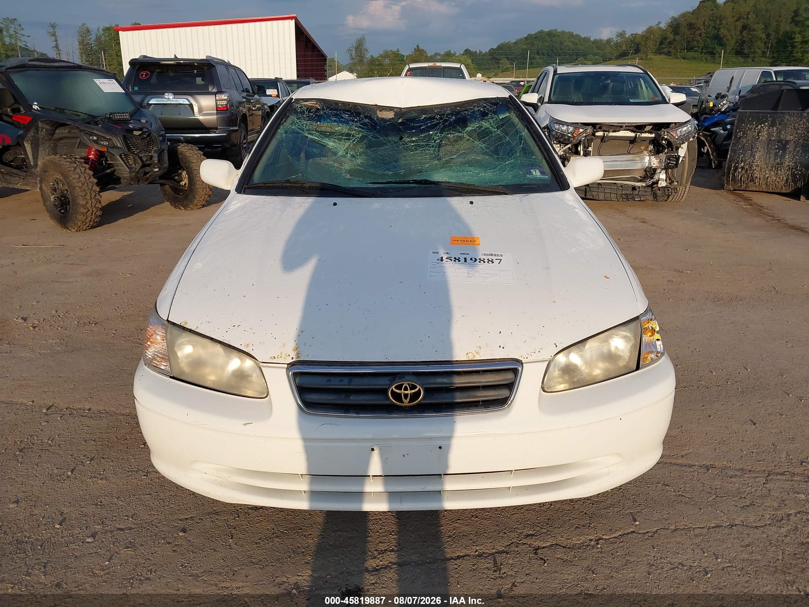 2001 Toyota Camry Le White vin: 4T1BG22K81U764540