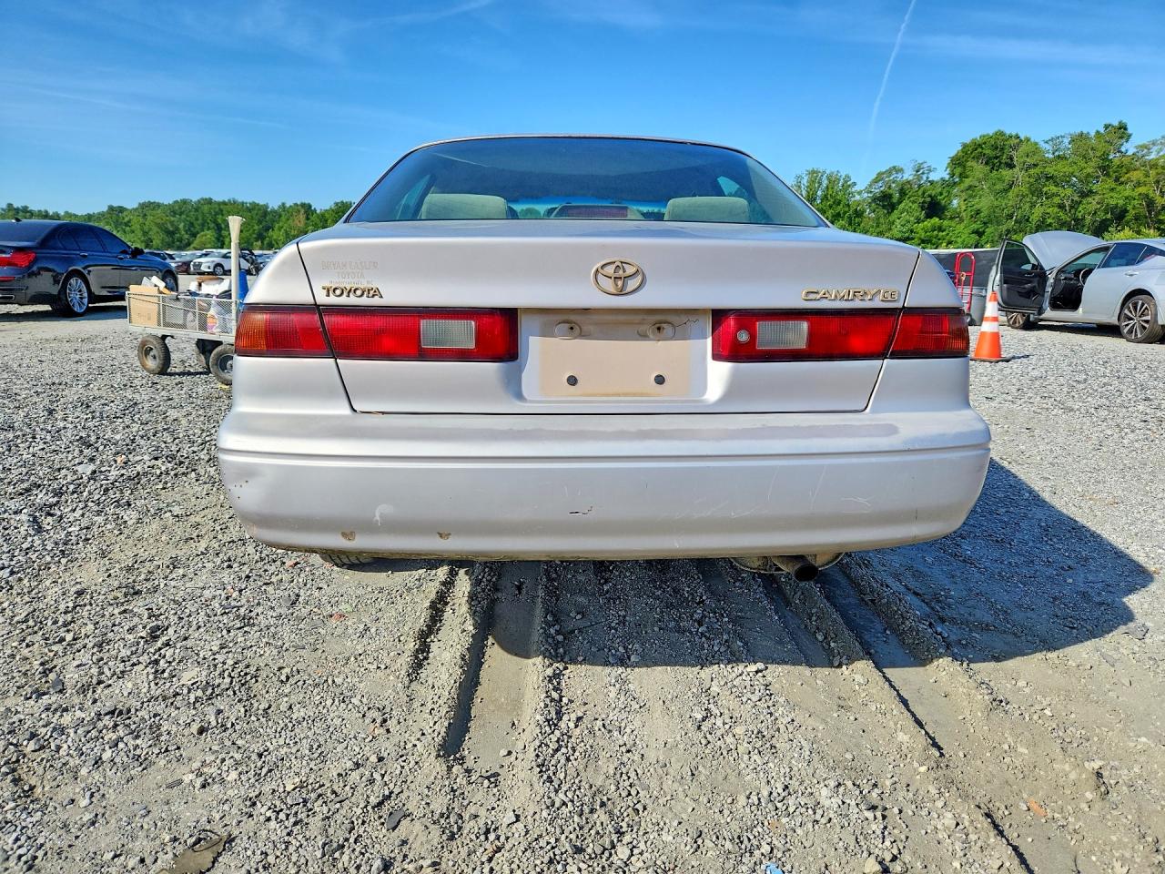1999 Toyota Camry Ce Silver vin: 4T1BG22K8XU467907