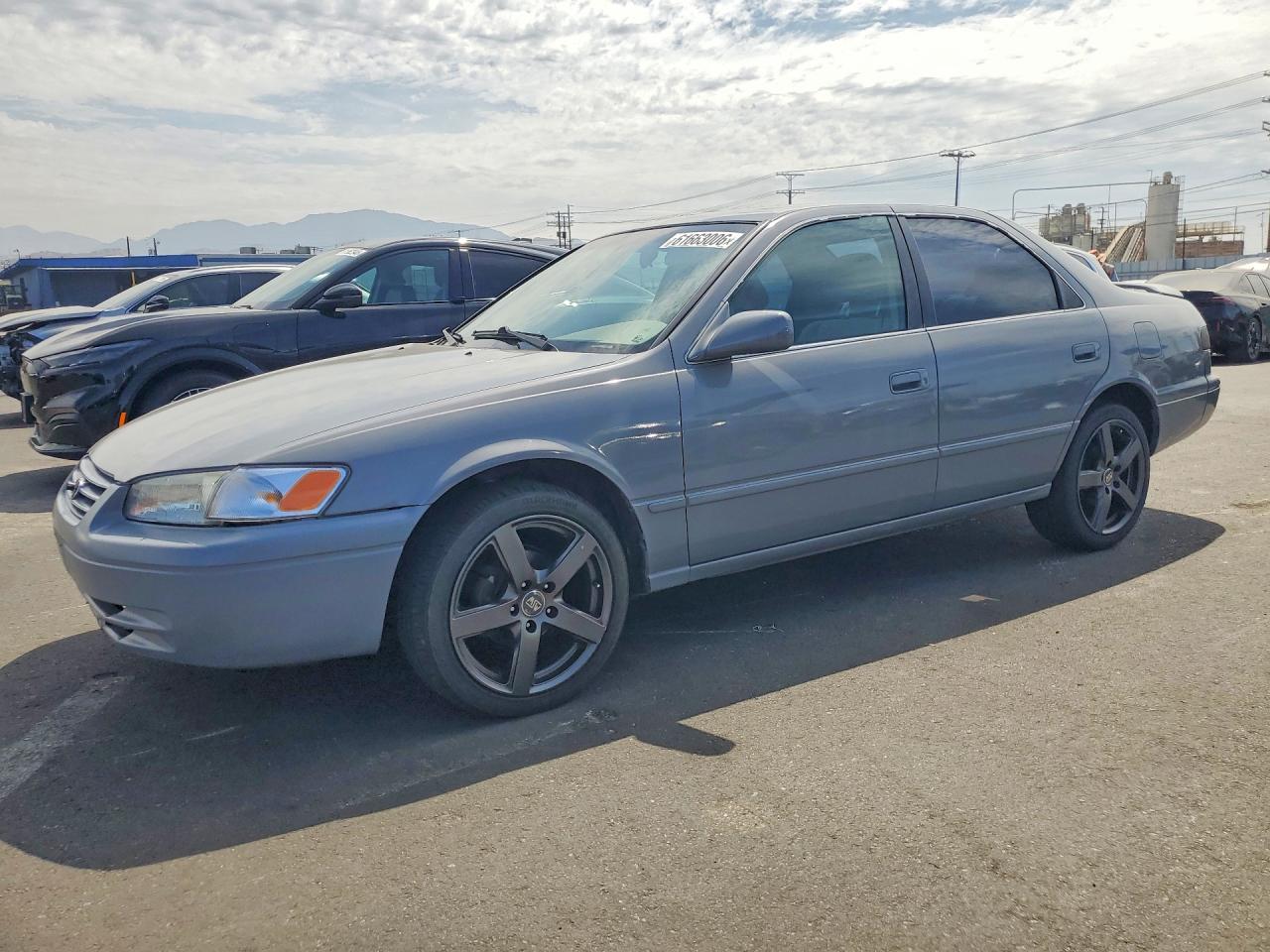 1999 Toyota Camry Le Gray vin: 4T1BG22K8XU519925