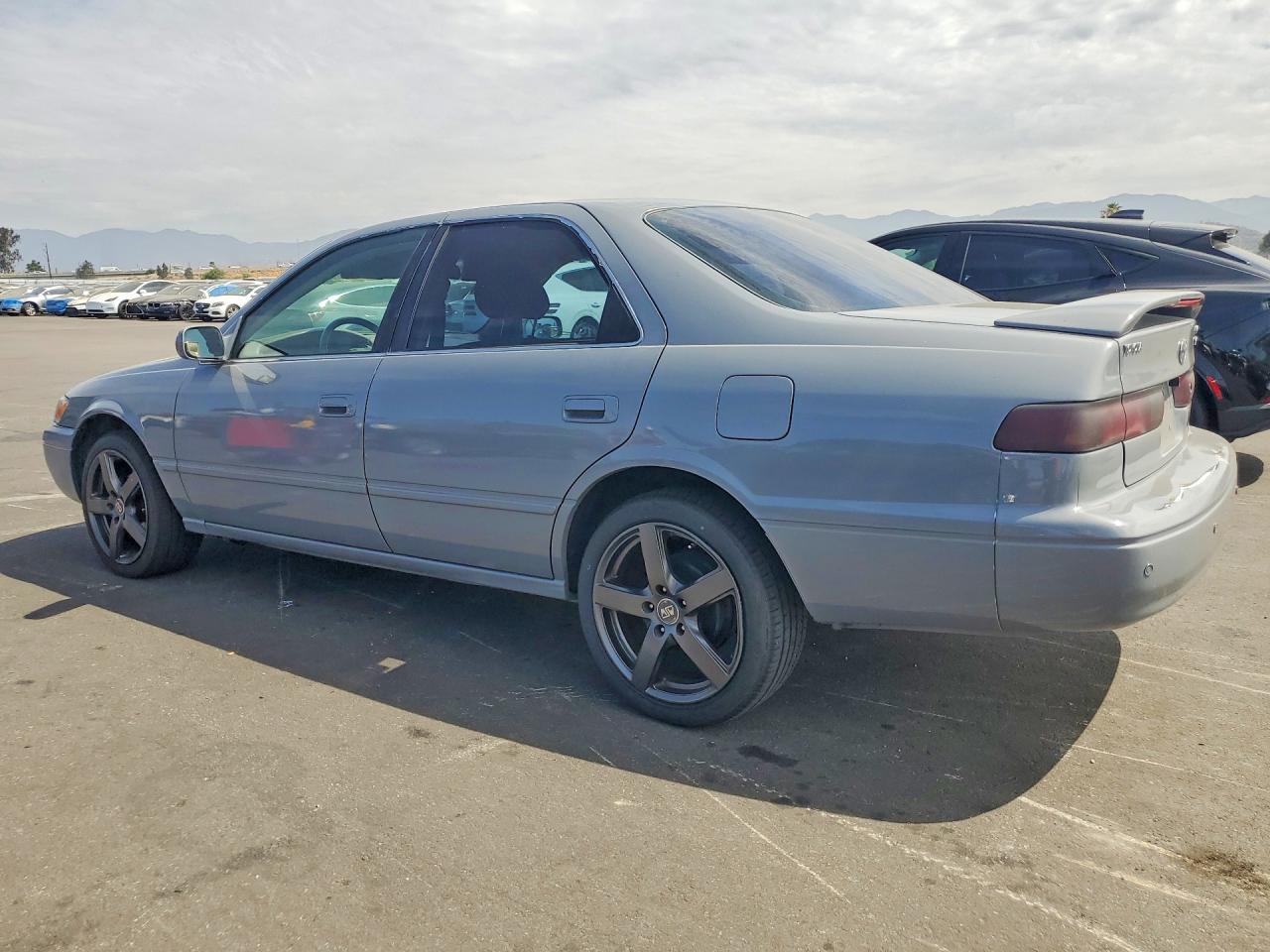 1999 Toyota Camry Le Gray vin: 4T1BG22K8XU519925