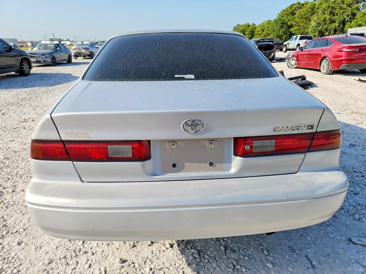 1999 Toyota Camry Le Серебряный vin: 4T1BG22K8XU545165