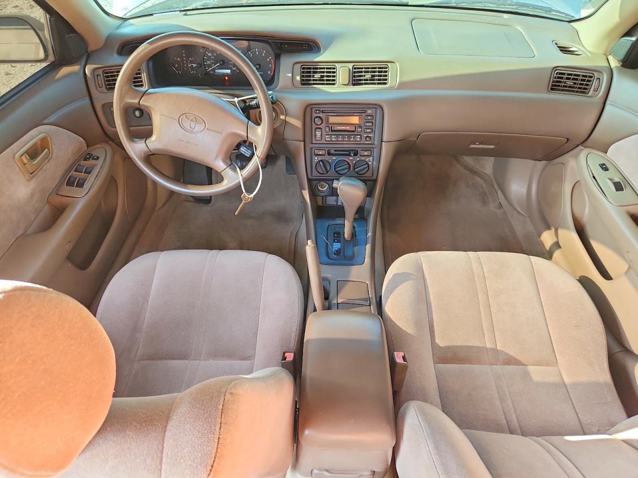 1999 Toyota Camry Le Серебряный vin: 4T1BG22K8XU545165