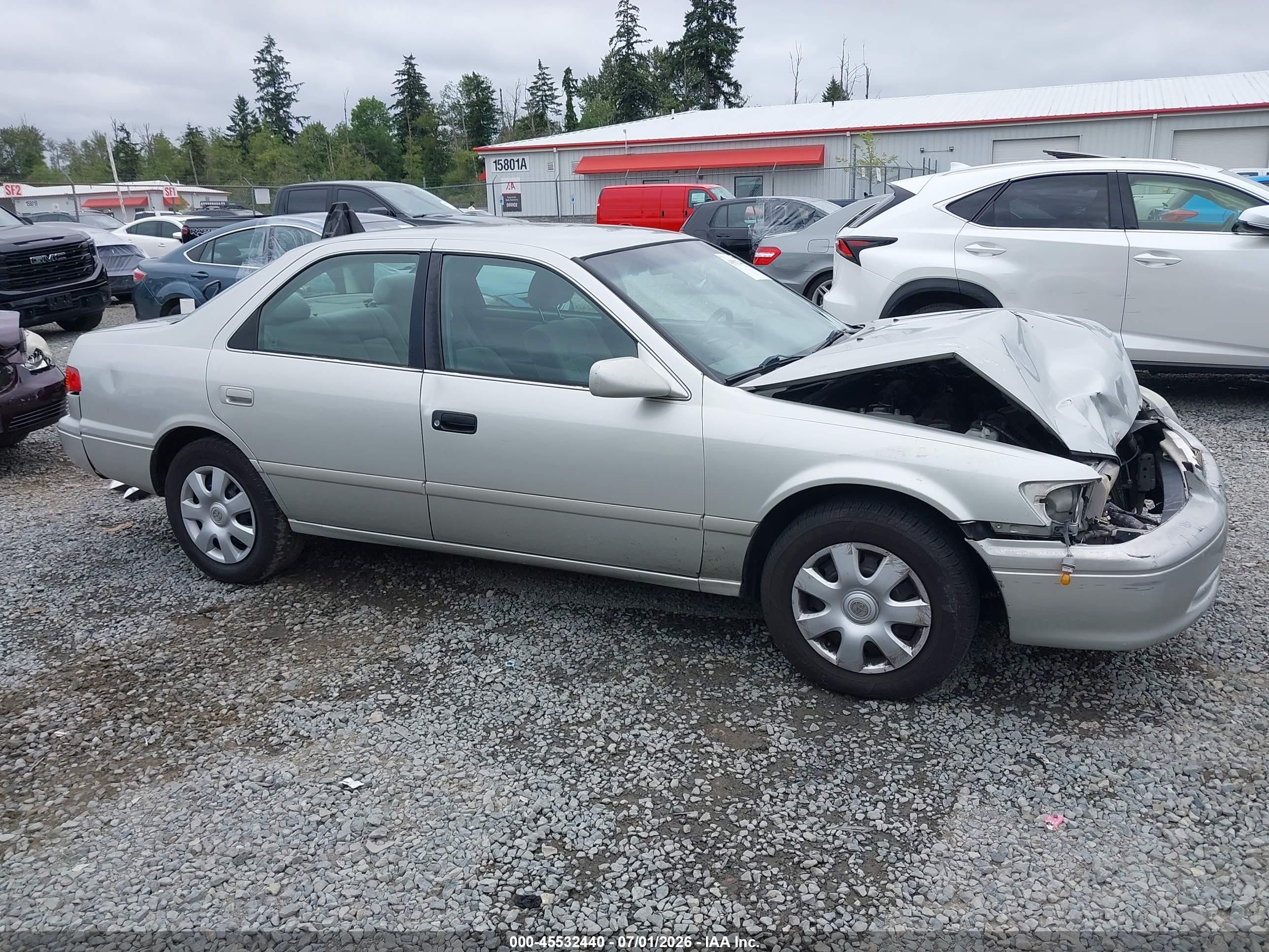 2000 Toyota Camry Le Серебряный vin: 4T1BG22K8YU658311