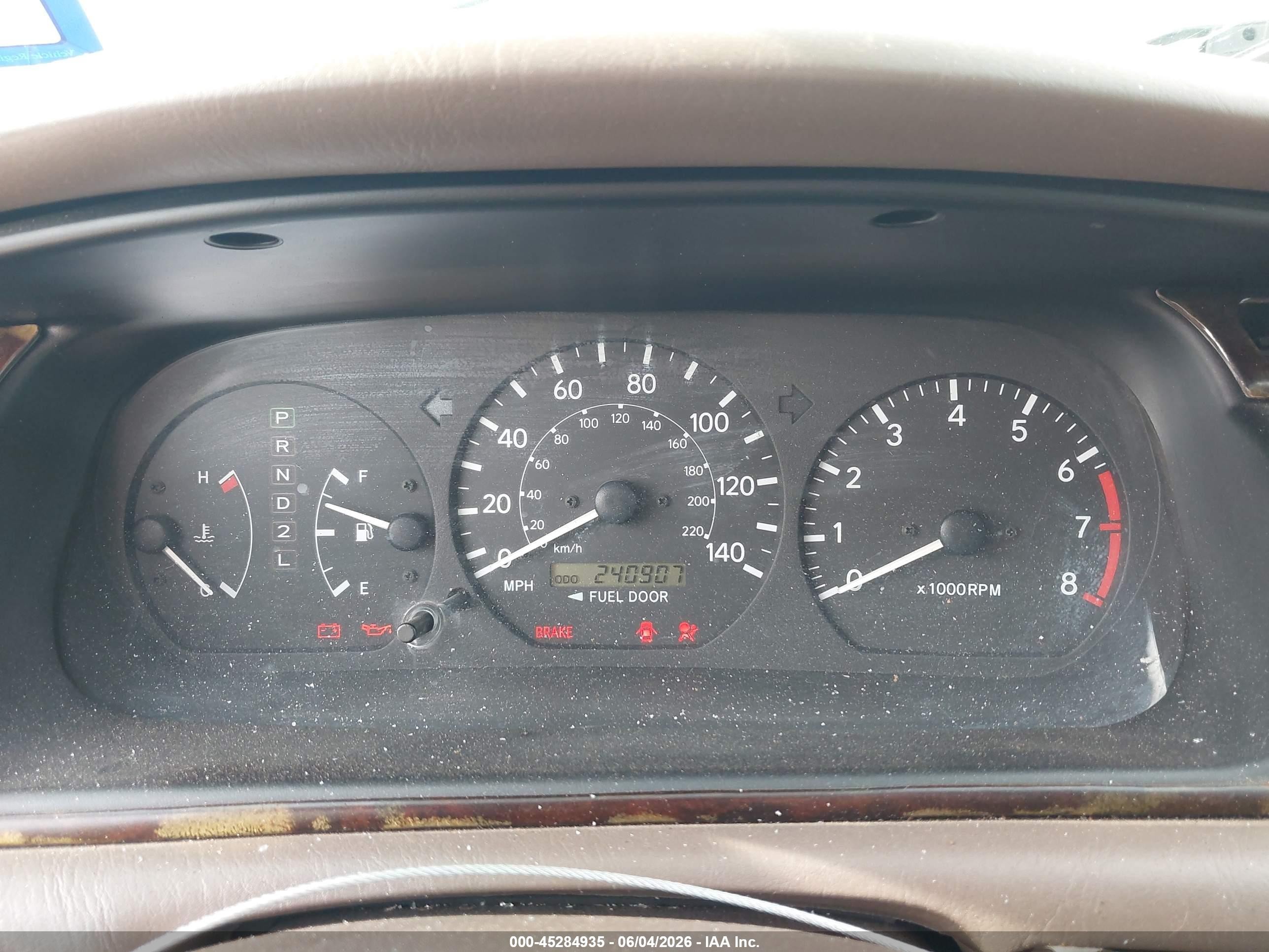 2000 Toyota Camry Le Silver vin: 4T1BG22K8YU675576