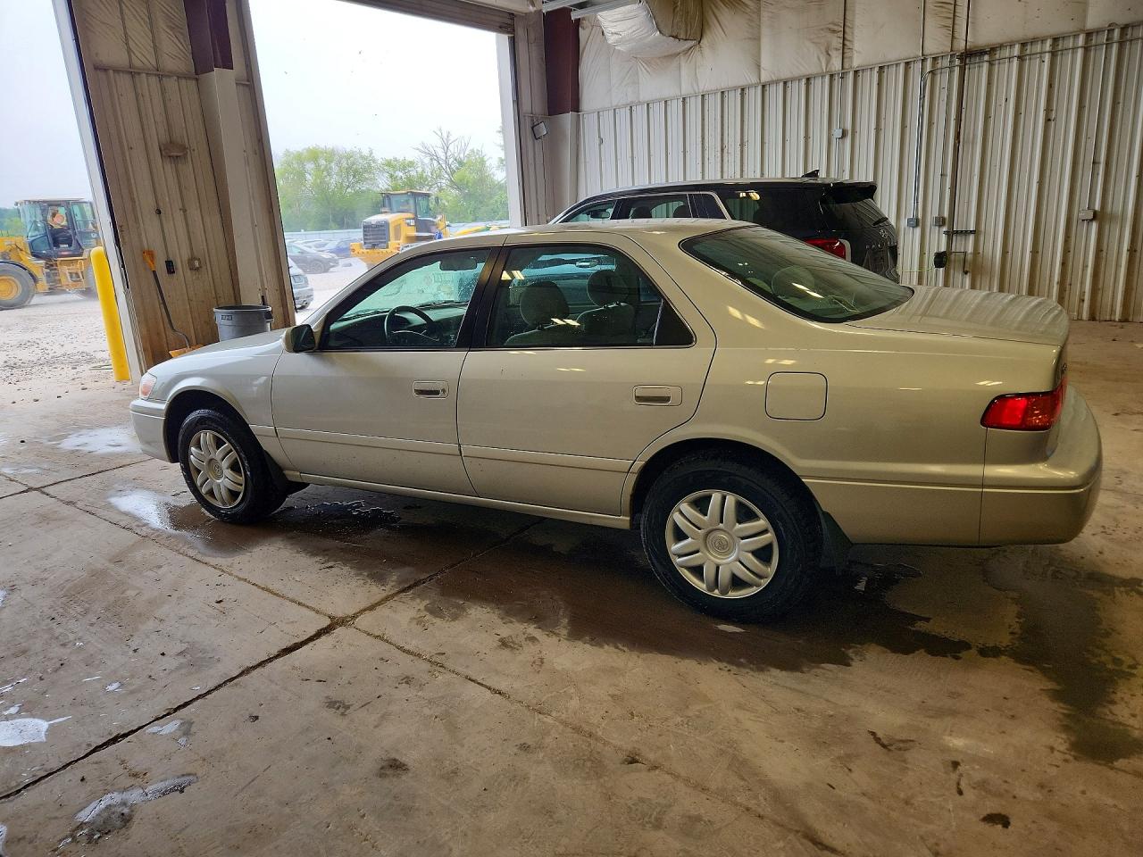 2001 Toyota Camry Le Tan vin: 4T1BG22K91U017917