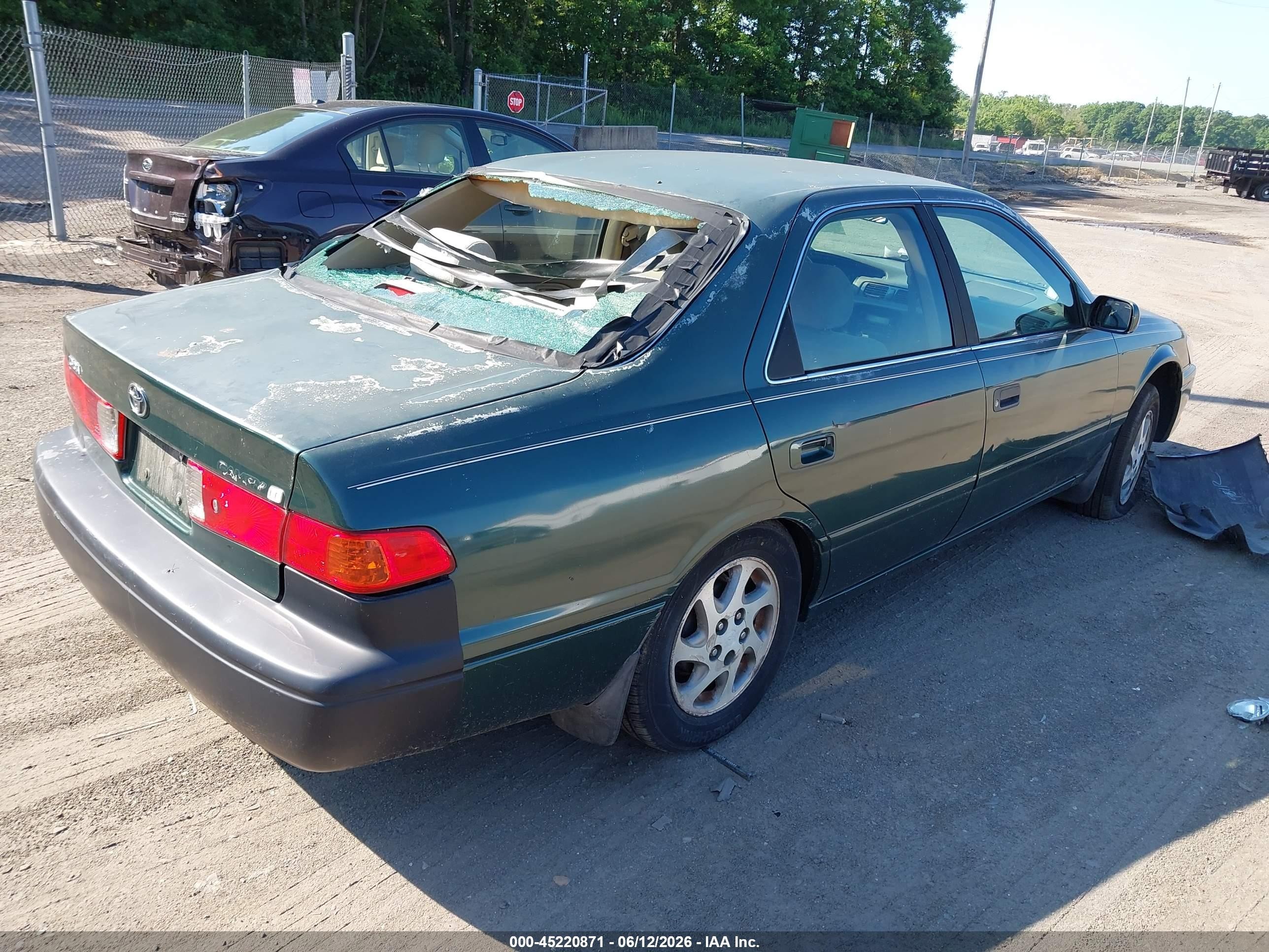 2001 Toyota Camry Le Зеленый vin: 4T1BG22K91U090320