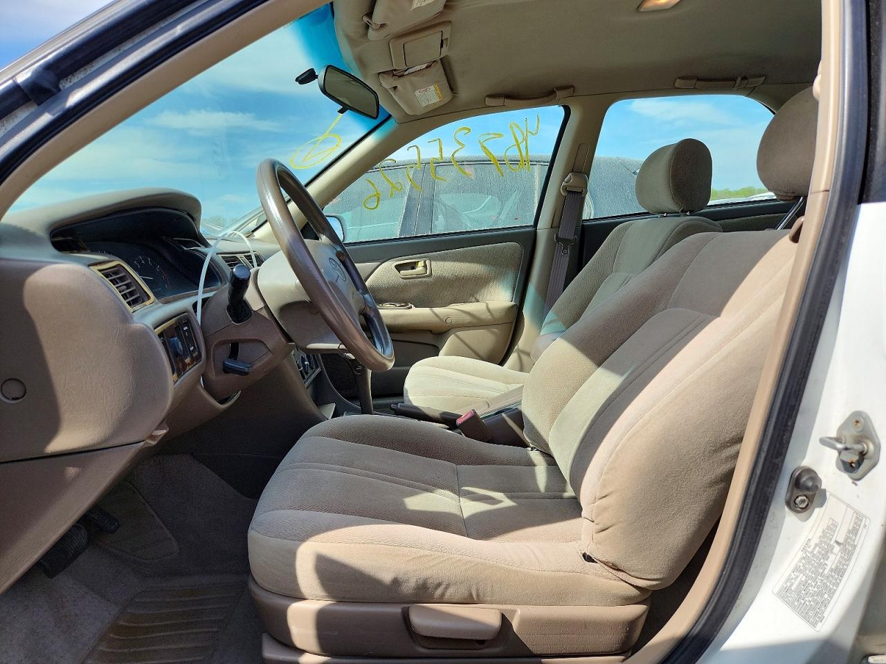 2001 Toyota Camry Ce White vin: 4T1BG22K91U766023