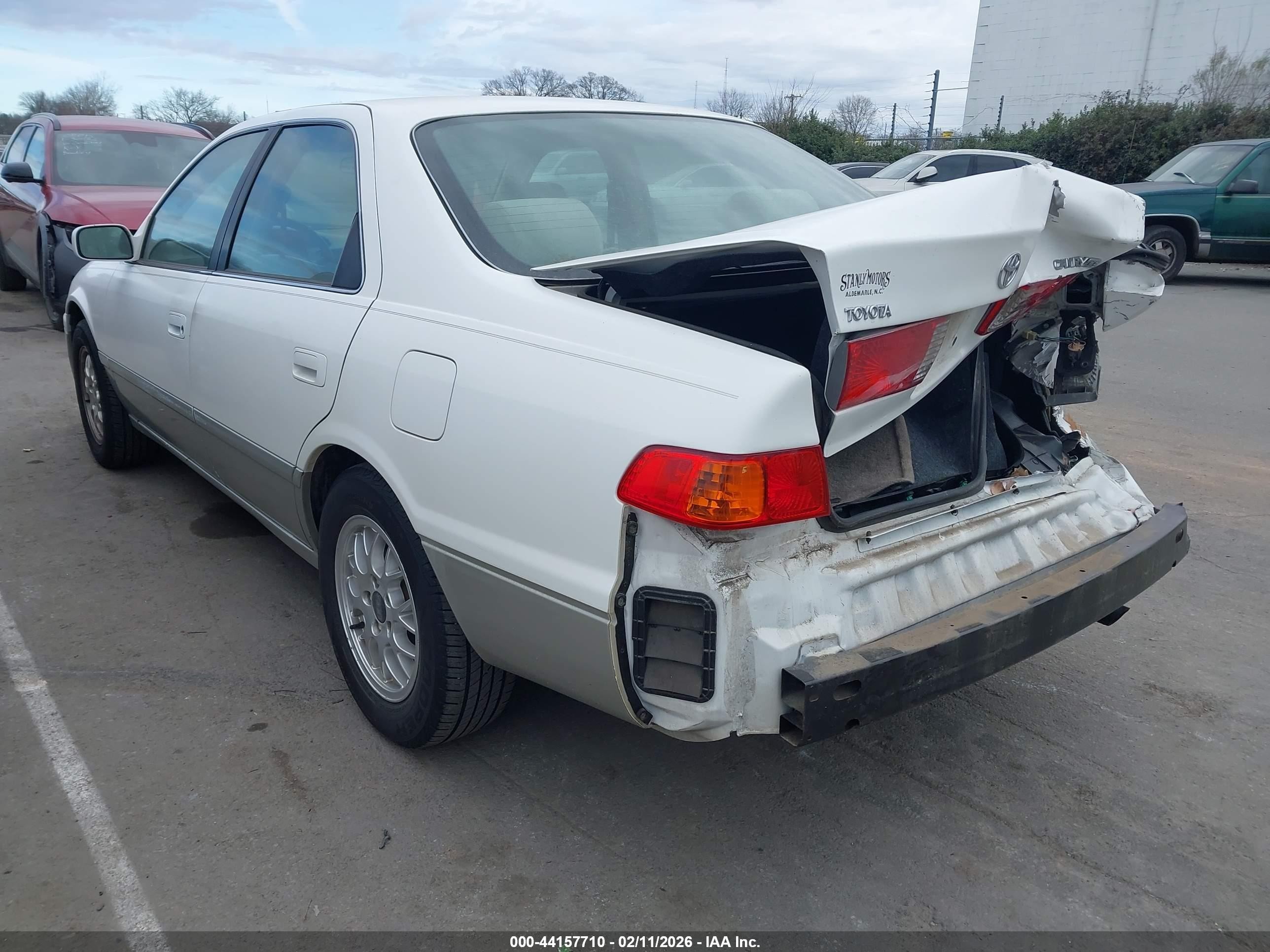 2001 Toyota Camry Ce White vin: 4T1BG22K91U768709
