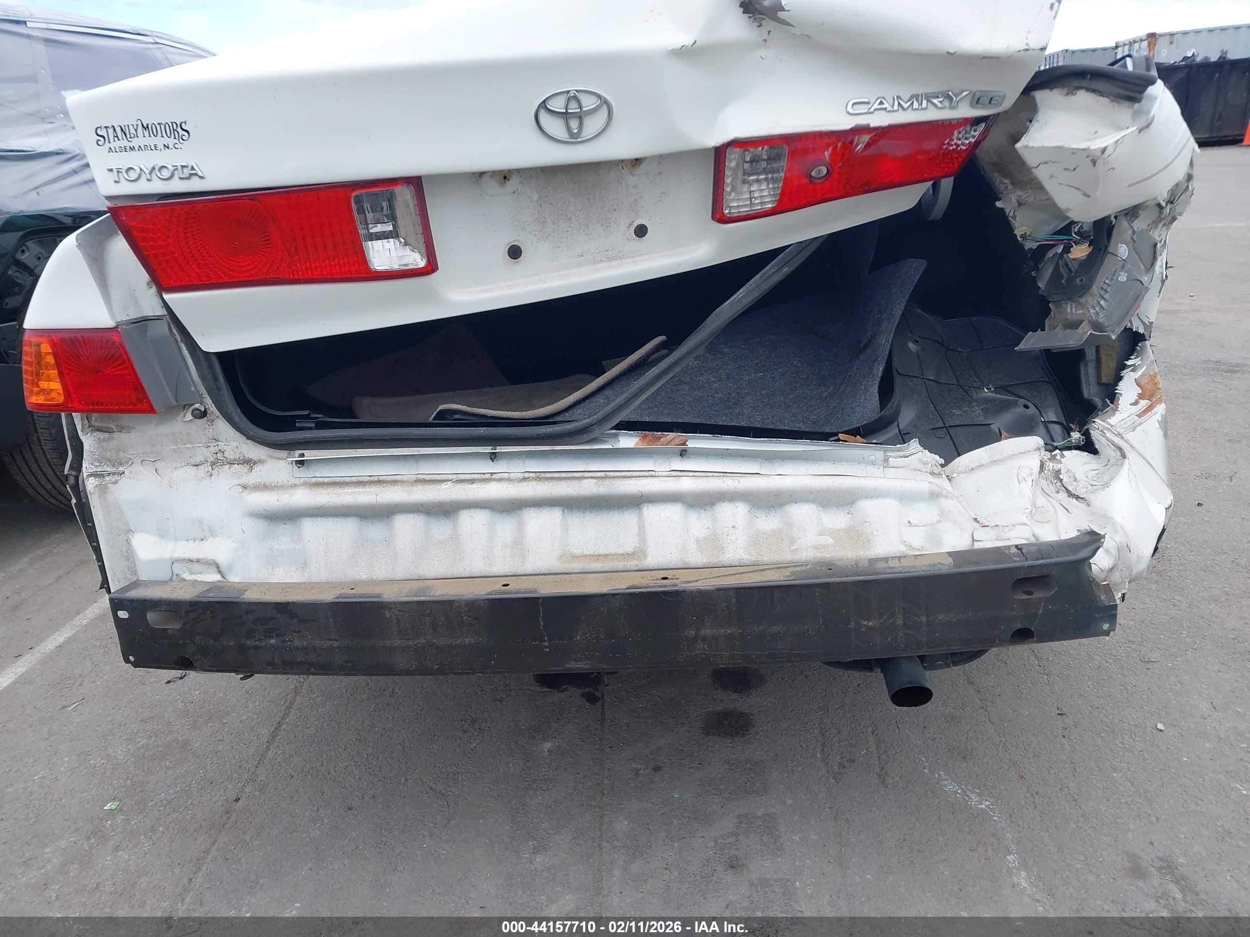 2001 Toyota Camry Ce White vin: 4T1BG22K91U768709