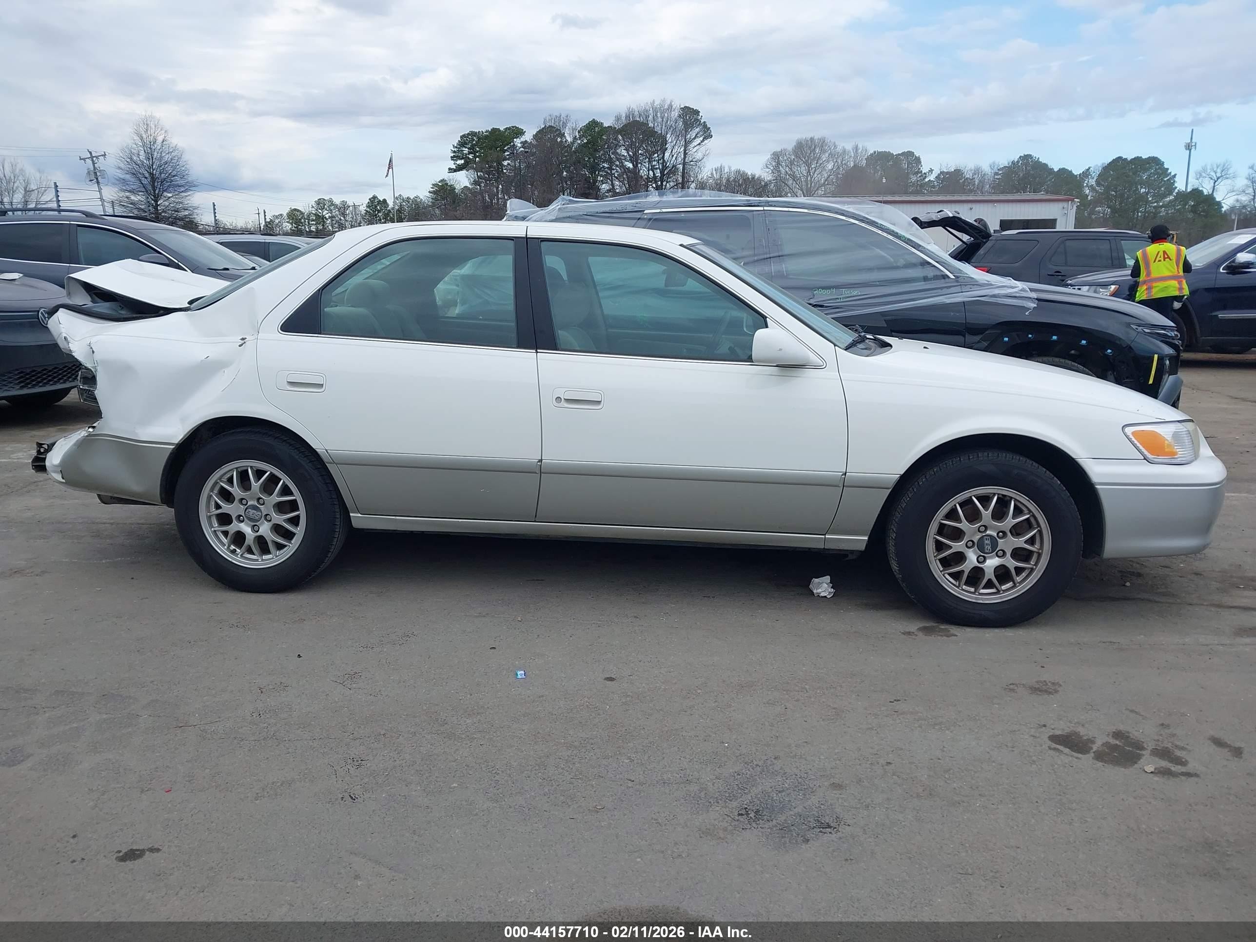 2001 Toyota Camry Ce White vin: 4T1BG22K91U768709
