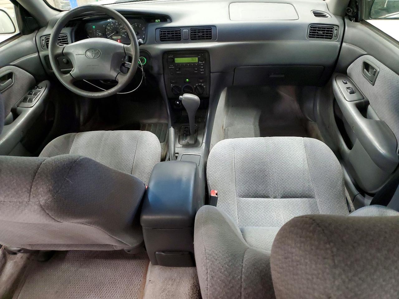 2001 Toyota Camry Le 4d Sedan Silver vin: 4T1BG22K91U862606