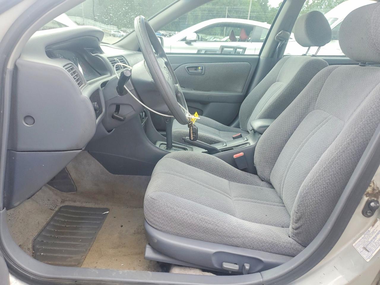 2001 Toyota Camry Le Серебряный vin: 4T1BG22K91U865411