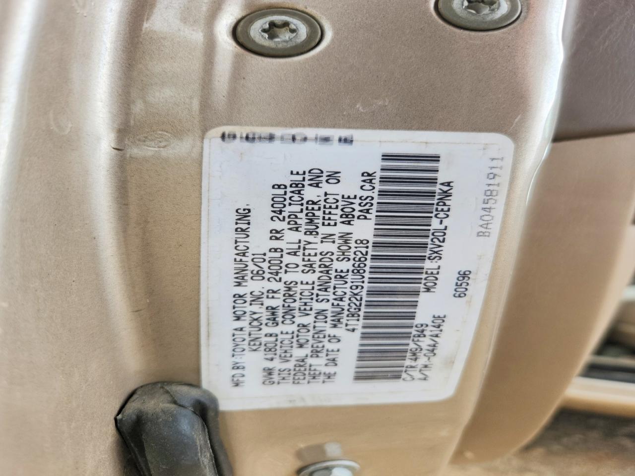 2001 Toyota Camry Le Gold vin: 4T1BG22K91U866218