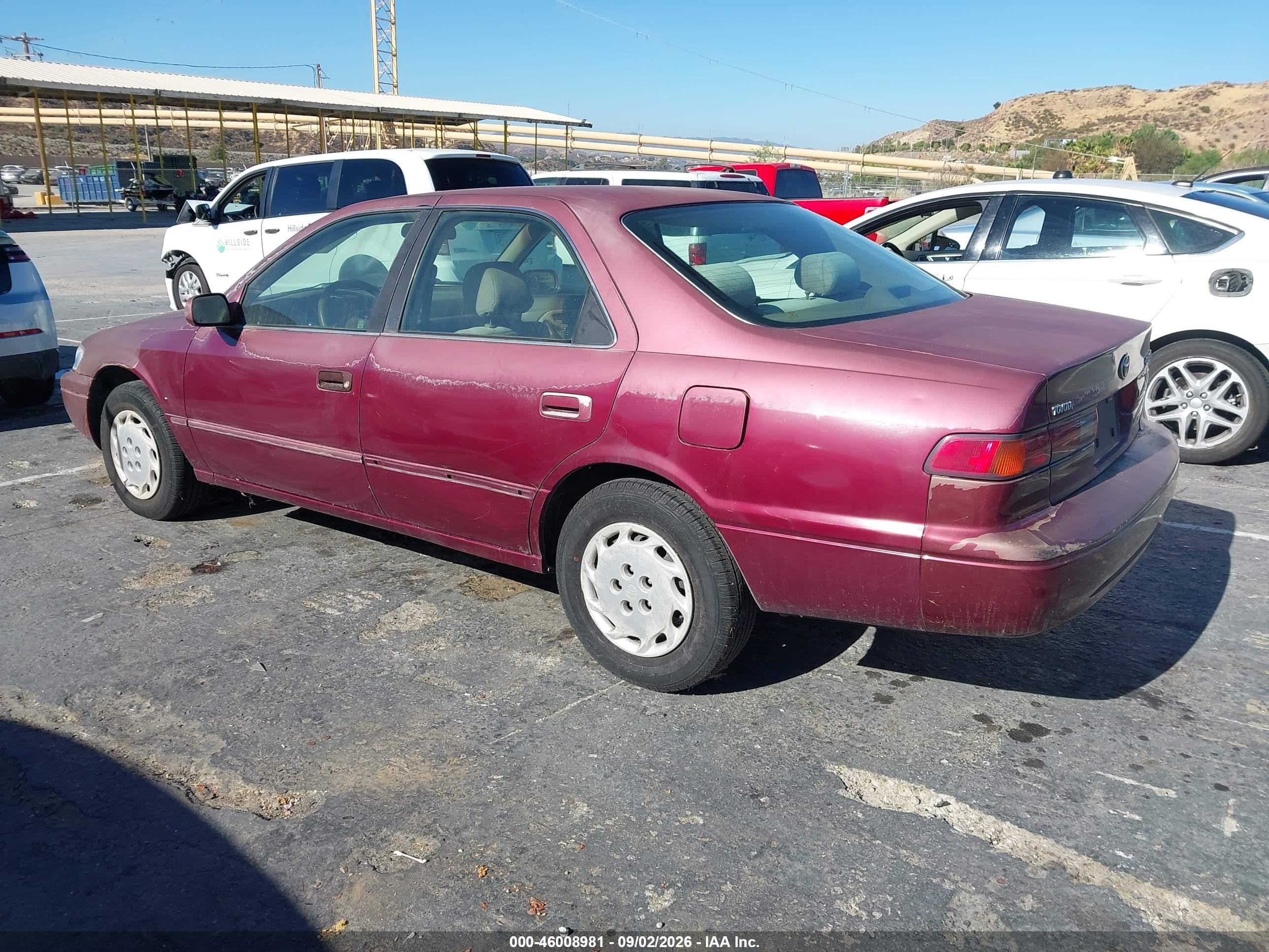 1997 Toyota Camry Le Red vin: 4T1BG22K9VU010925