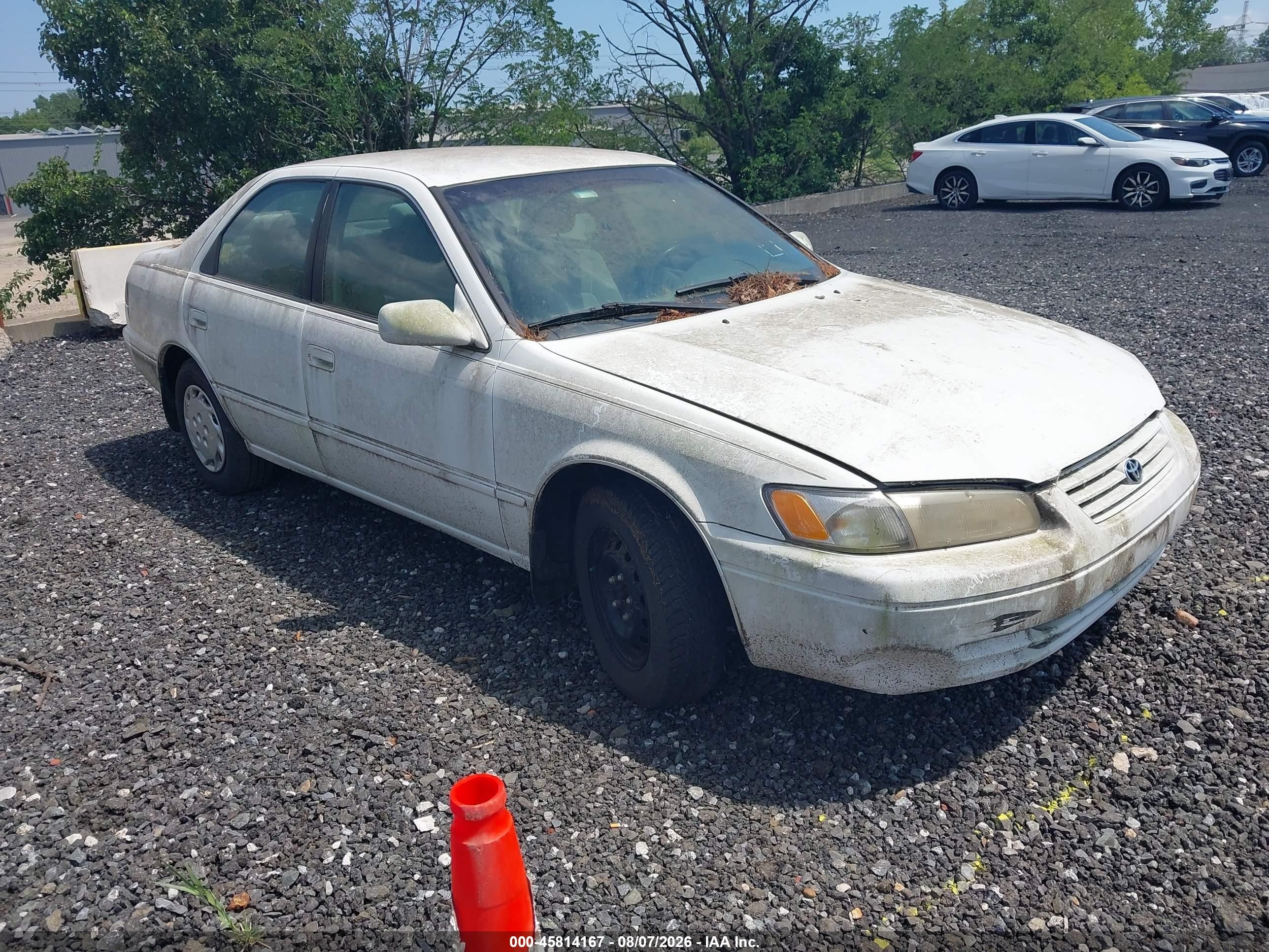 1997 Toyota Camry Le White vin: 4T1BG22K9VU748658