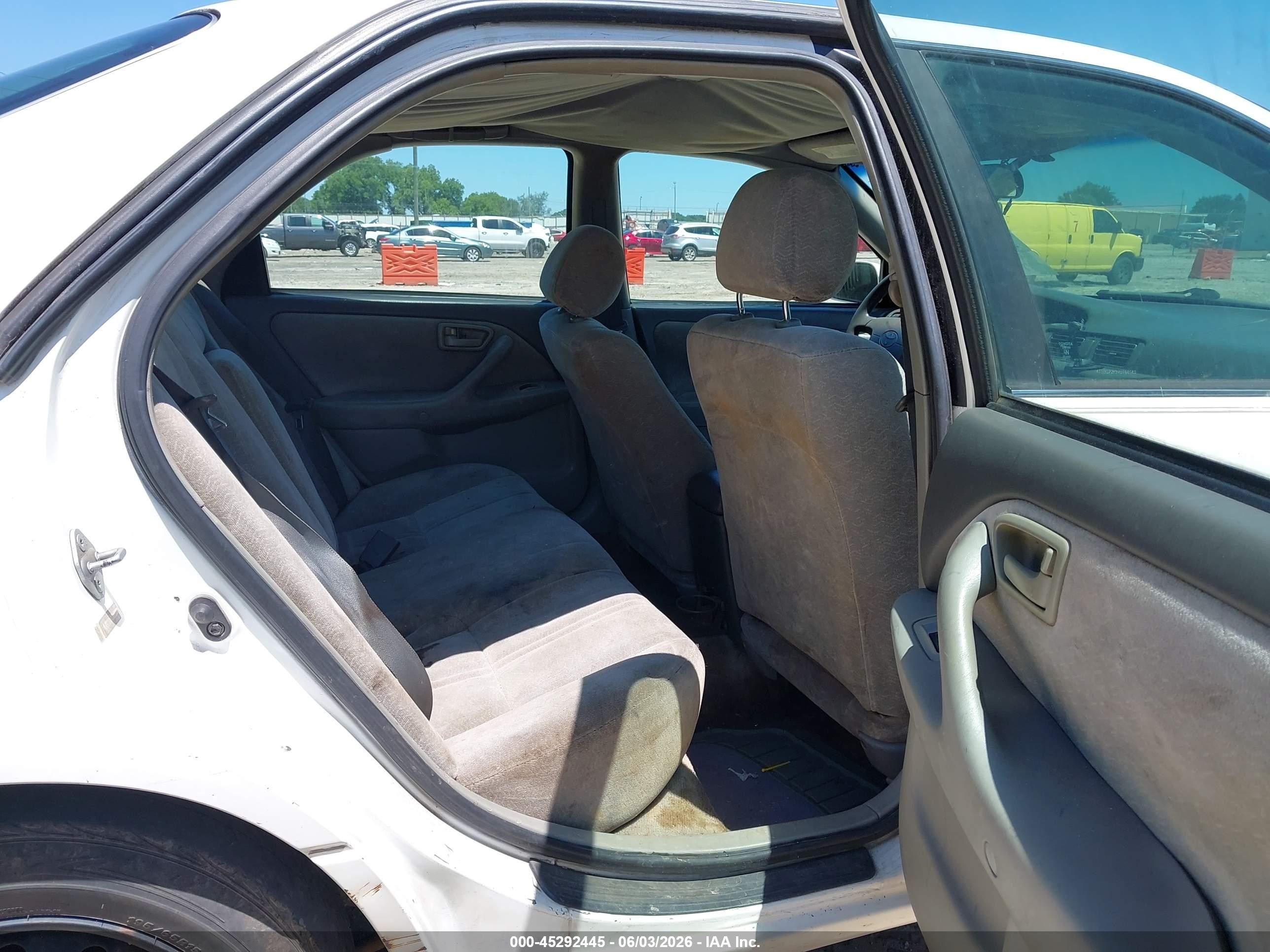 1997 Toyota Camry Le White vin: 4T1BG22K9VU788089