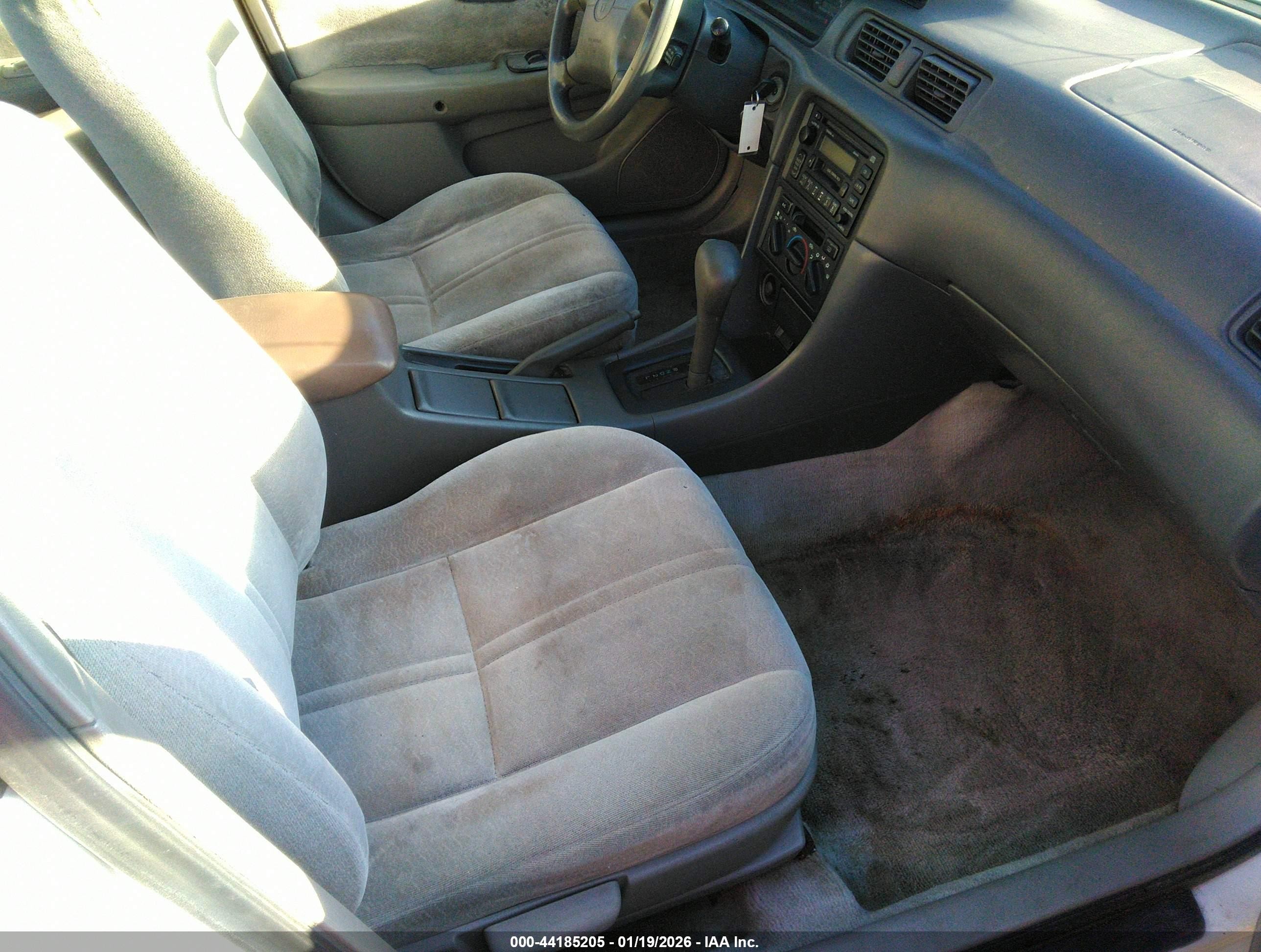 1997 Toyota Camry Le vin: 4T1BG22K9VU820362