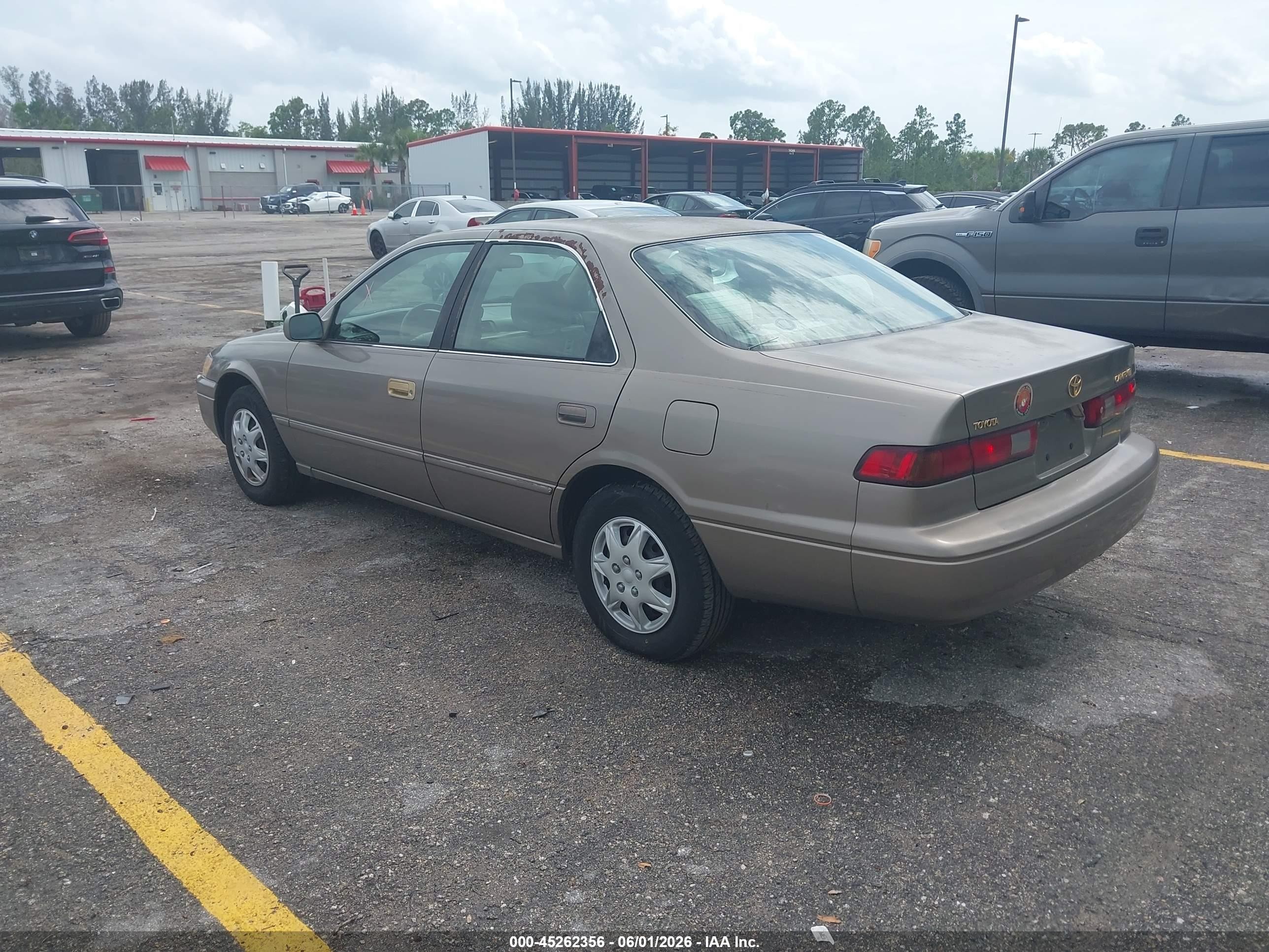 1999 Toyota Camry Le Золотой vin: 4T1BG22K9XU483775