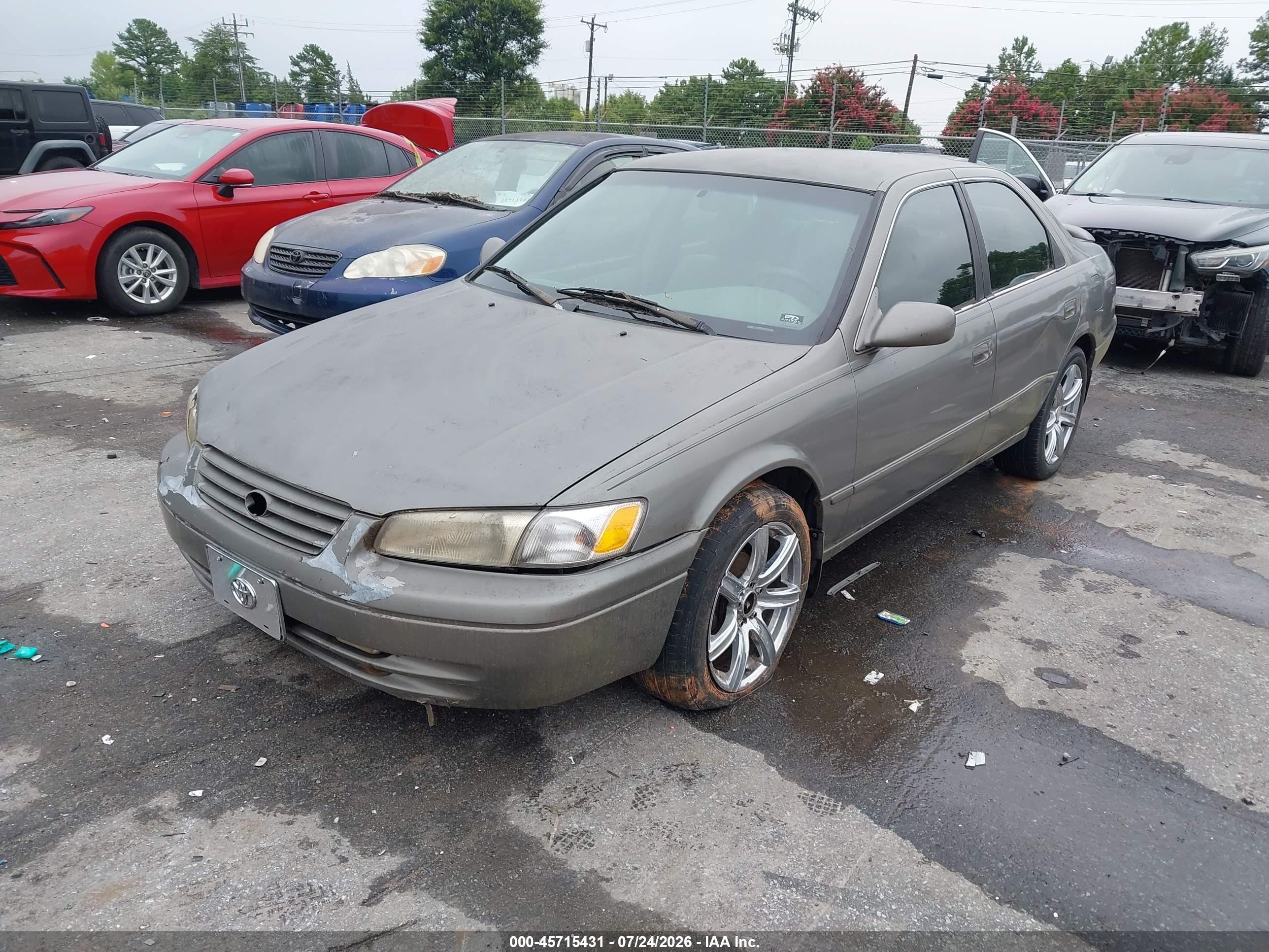 1999 Toyota Camry Le Gray vin: 4T1BG22K9XU577929