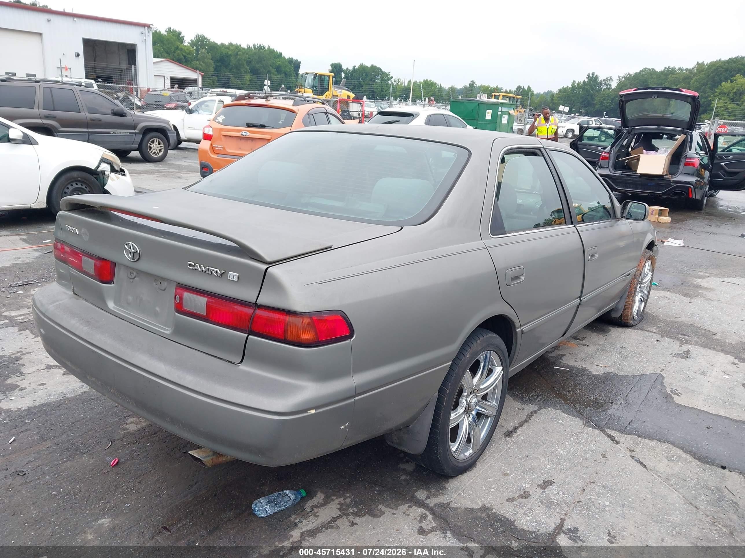 1999 Toyota Camry Le Gray vin: 4T1BG22K9XU577929