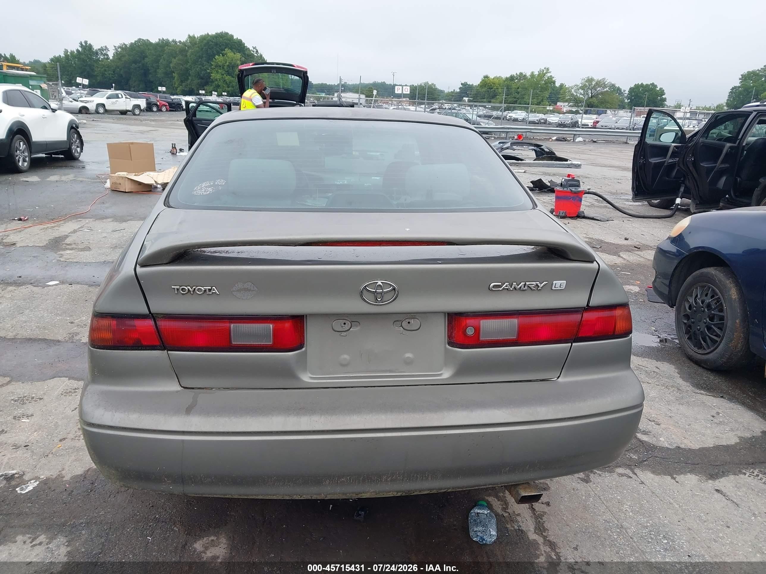 1999 Toyota Camry Le Gray vin: 4T1BG22K9XU577929