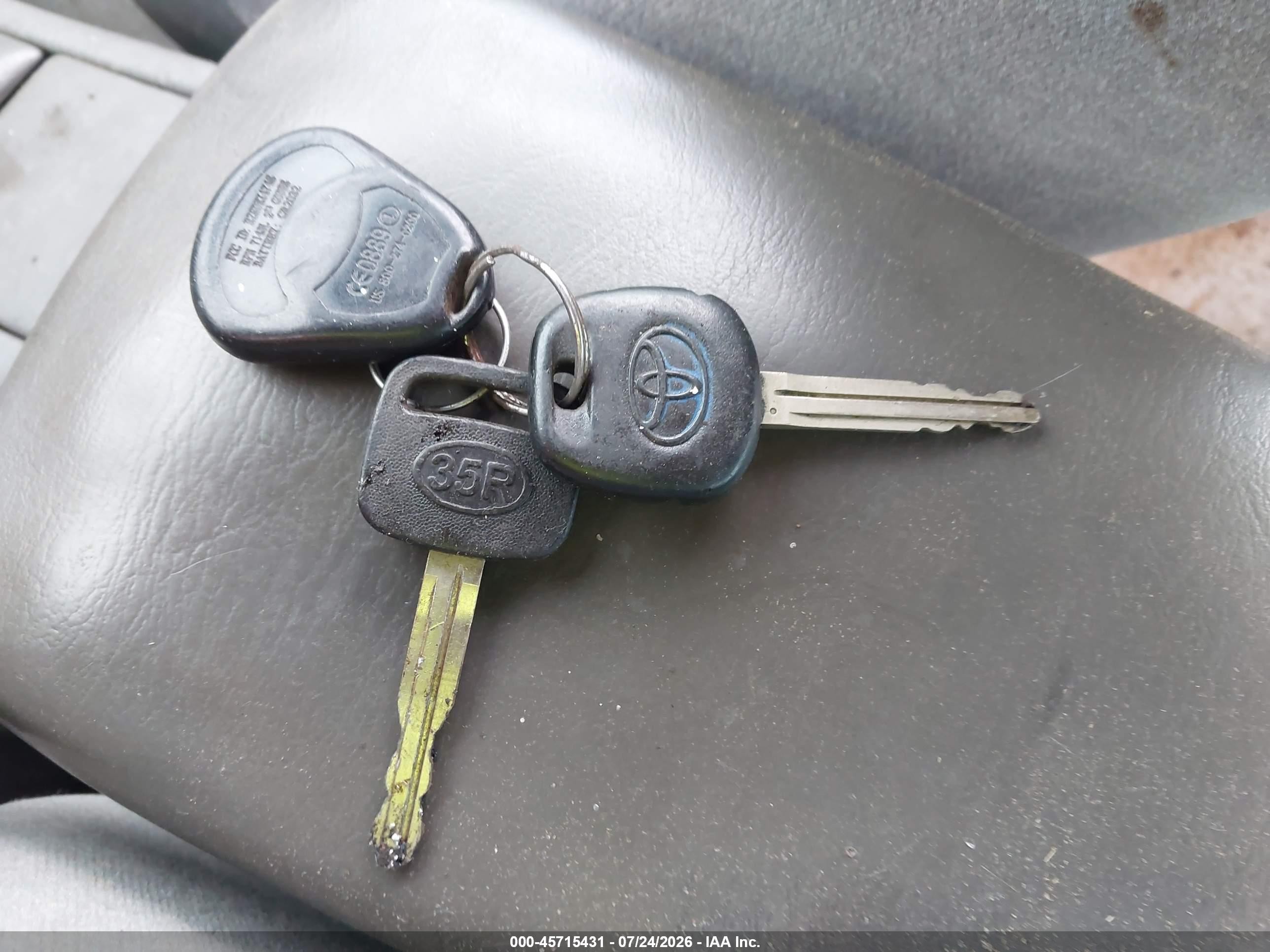 1999 Toyota Camry Le Gray vin: 4T1BG22K9XU577929